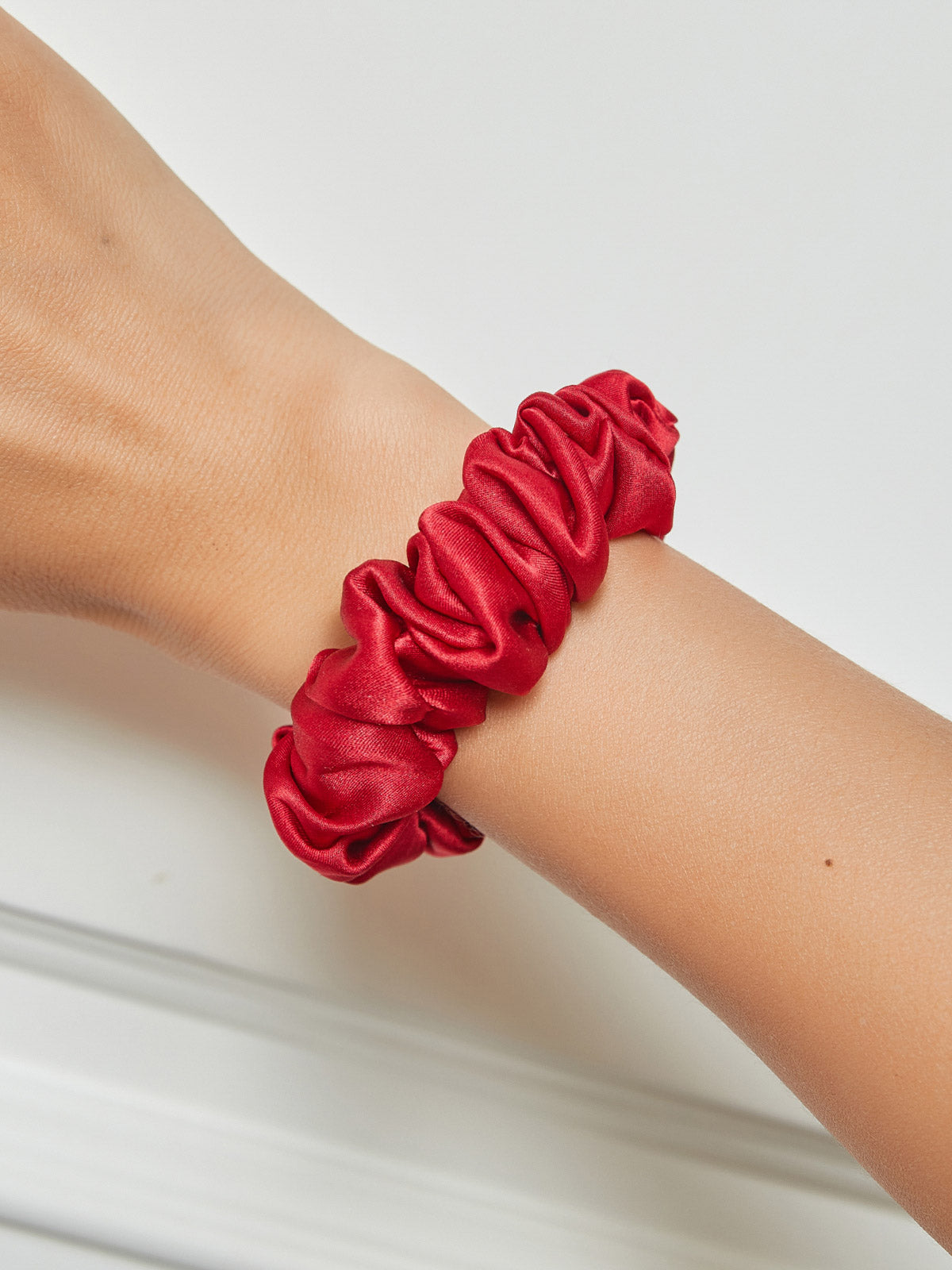 SilkSilky-CA 19Momme Pure Silk Scrunchie Red 001