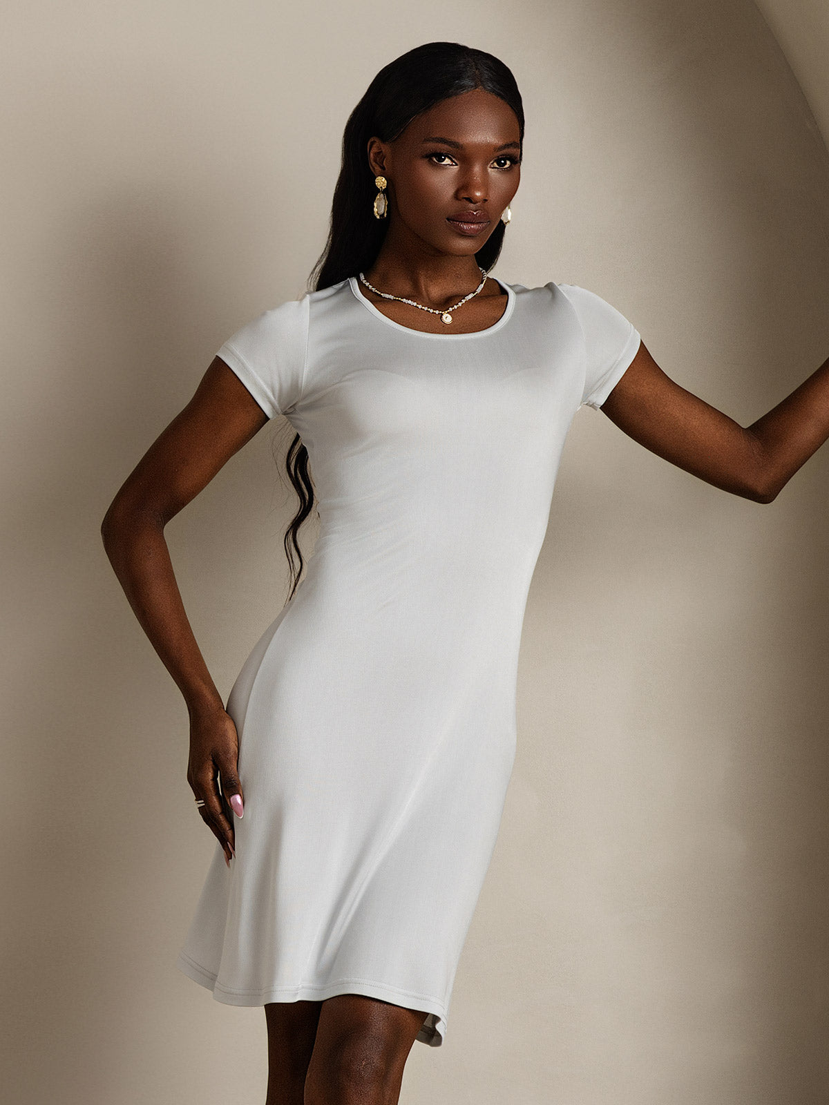[White] SilkSilky-CA Silk Knitted Round Neck Nightgown 004