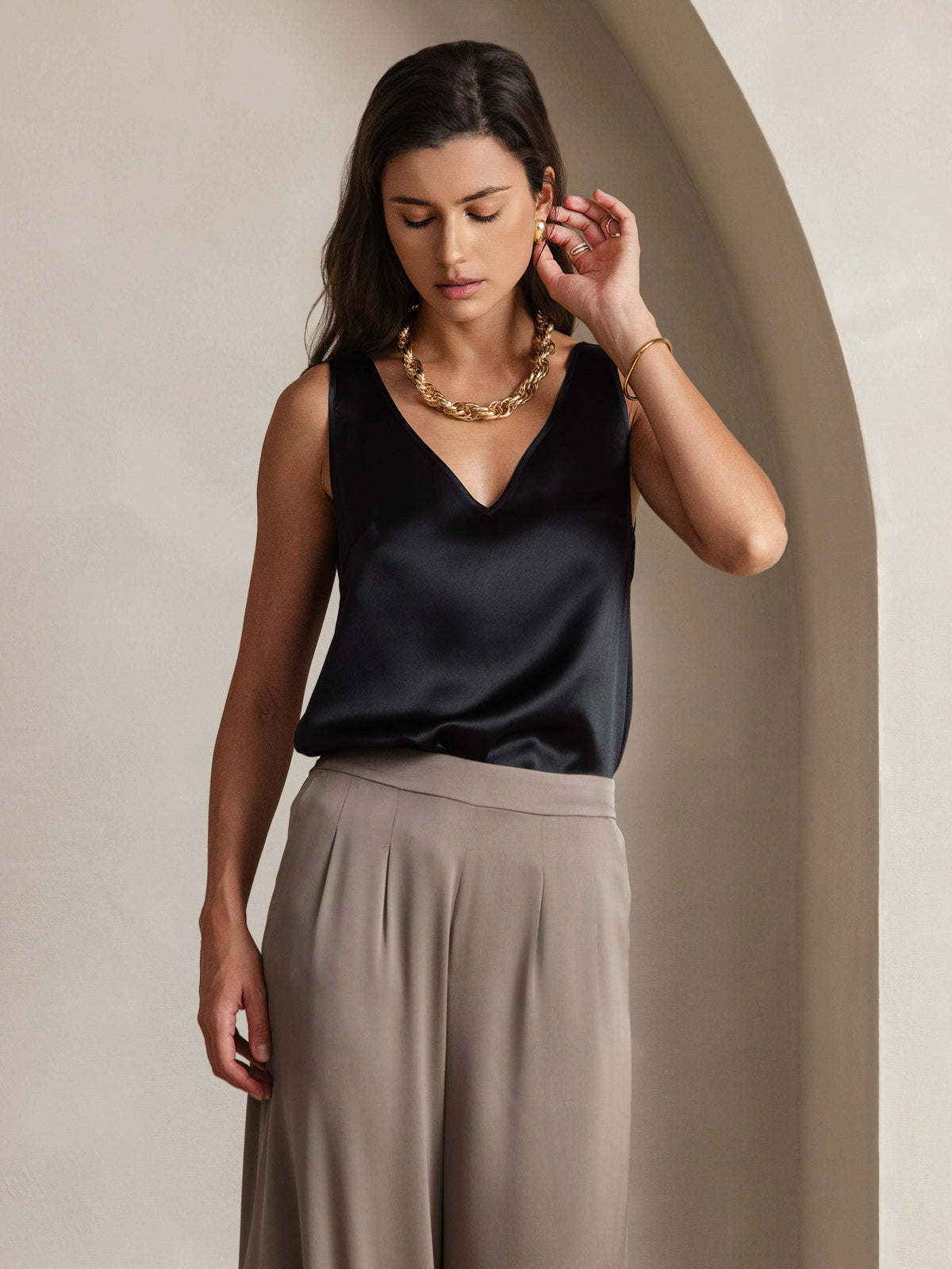 [Black] SilkSilky-CA 19Momme Silk V Neck Camisole 003
