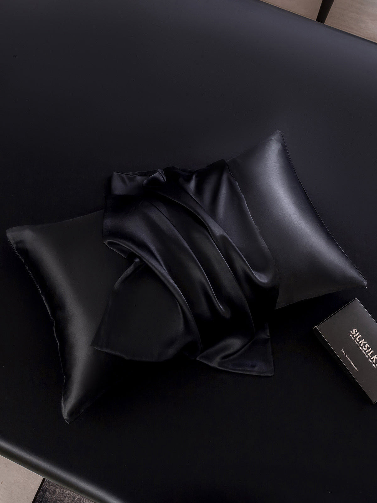 SilkSilky-CA 30Momme Pure Silk Pillowcase Black 004