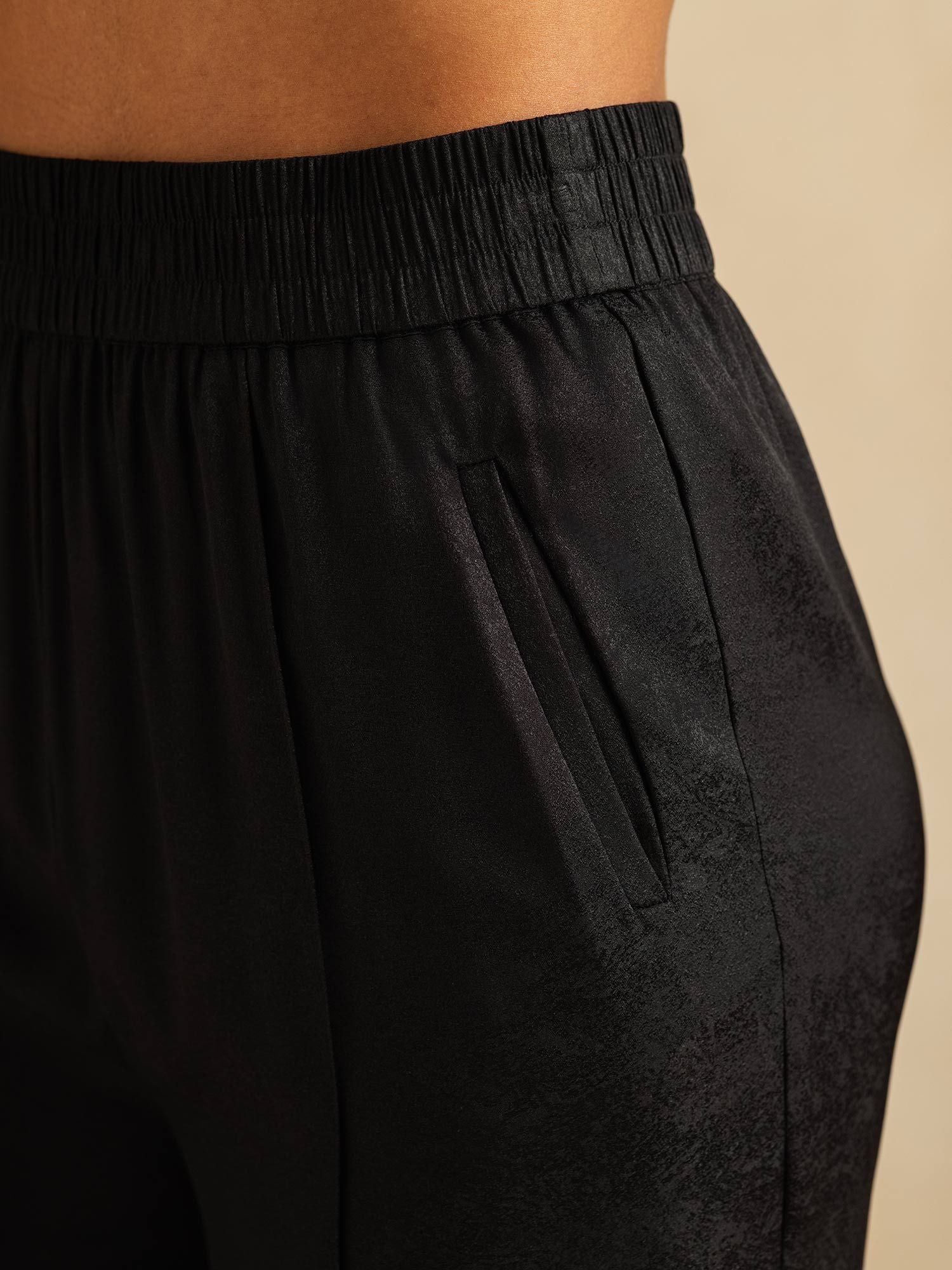 [Black] SilkSilky-CA 22Momme Silk Womens Pants 004