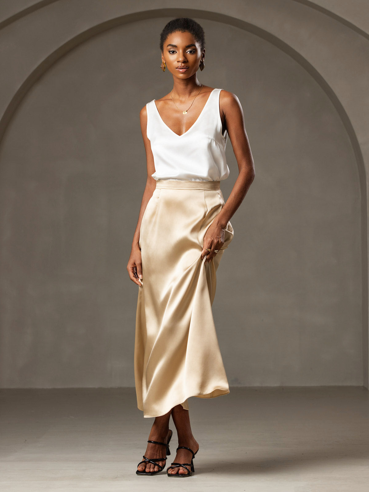 [White] SilkSilky-CA 19Momme Silk V Neck Camisole 007