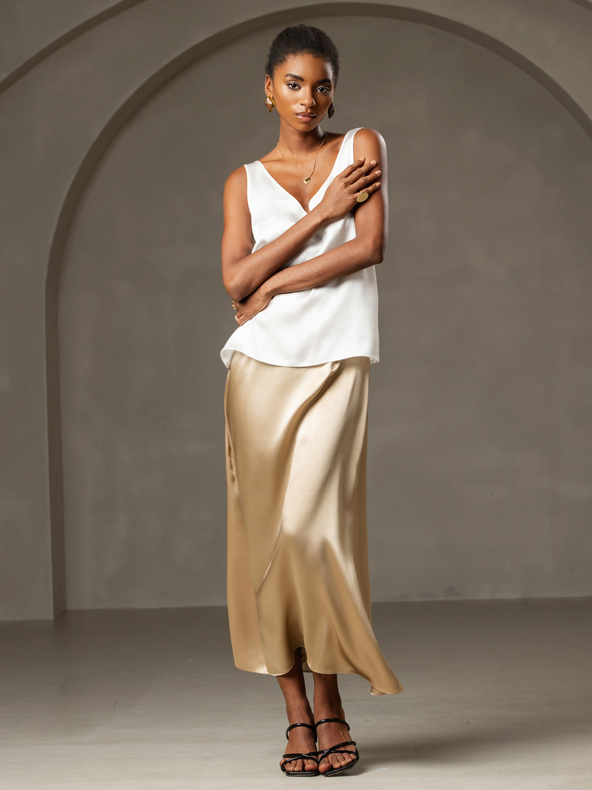 [White] SilkSilky-CA 19Momme Silk V Neck Camisole 005