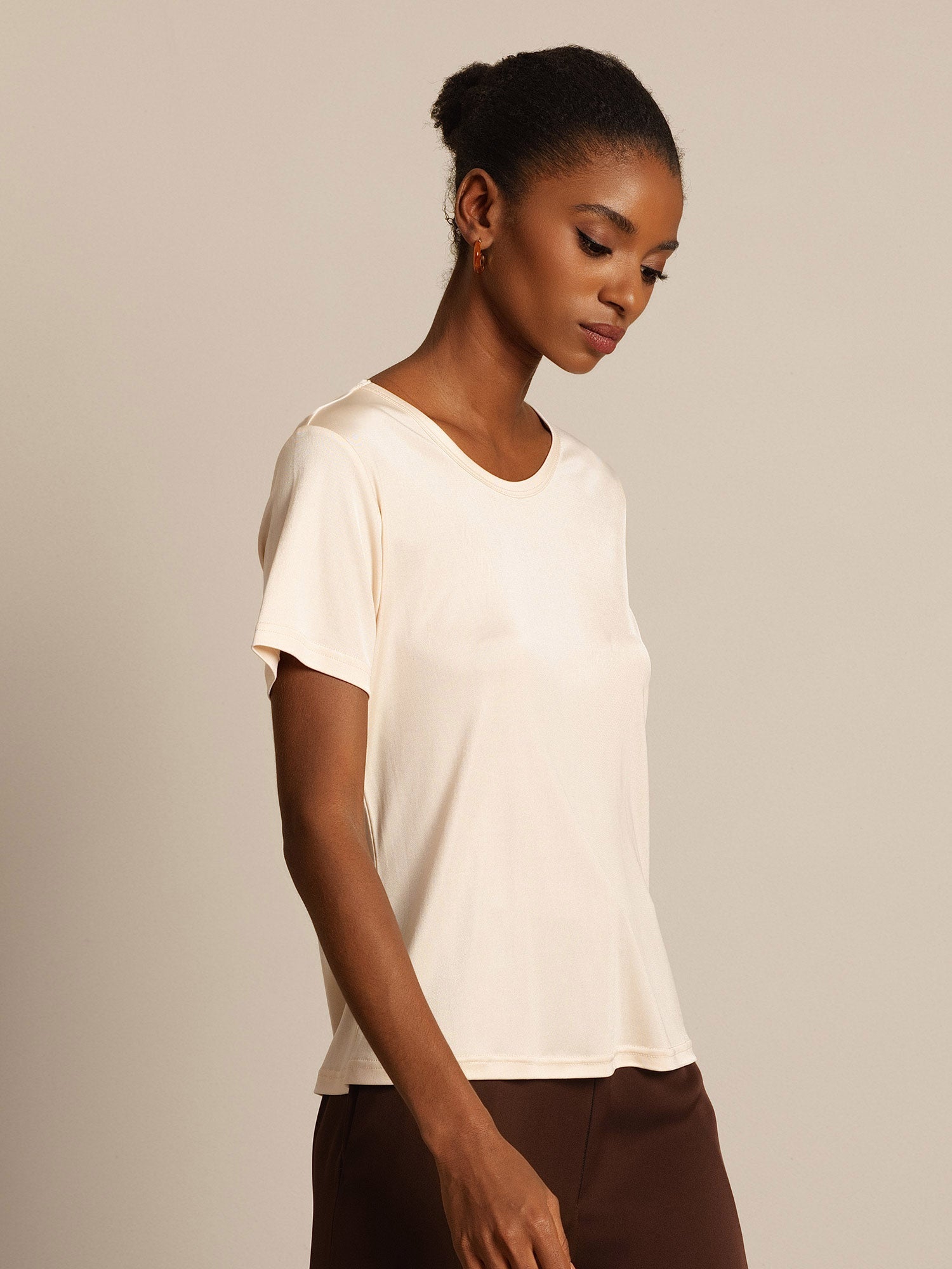 [Beige] SilkSilky-CA Silk Knitted Round Neck Women's T-Shirt 007,