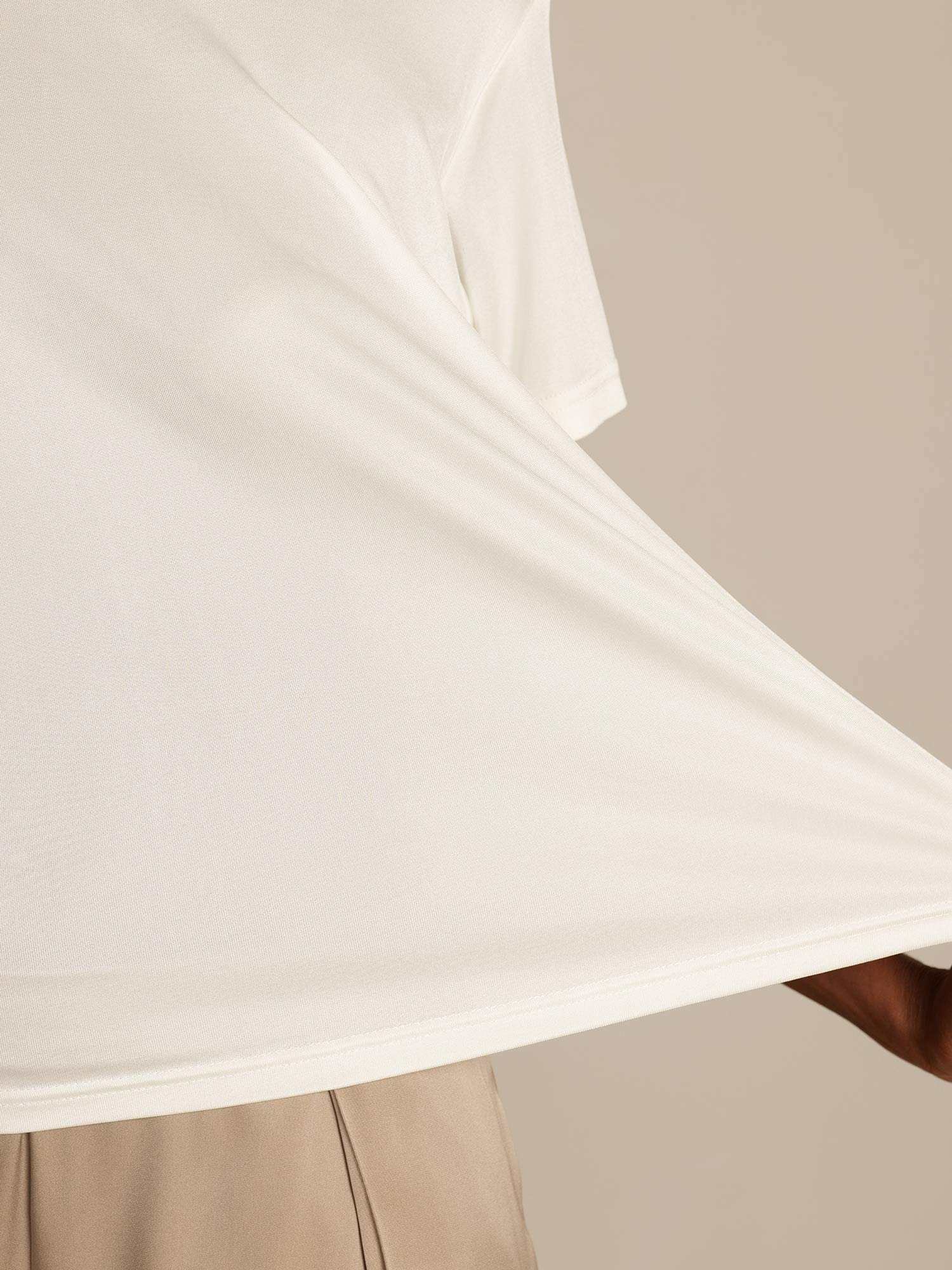 [White] SilkSilky-CA Silk Knitted Round Neck Women's T-Shirt 005