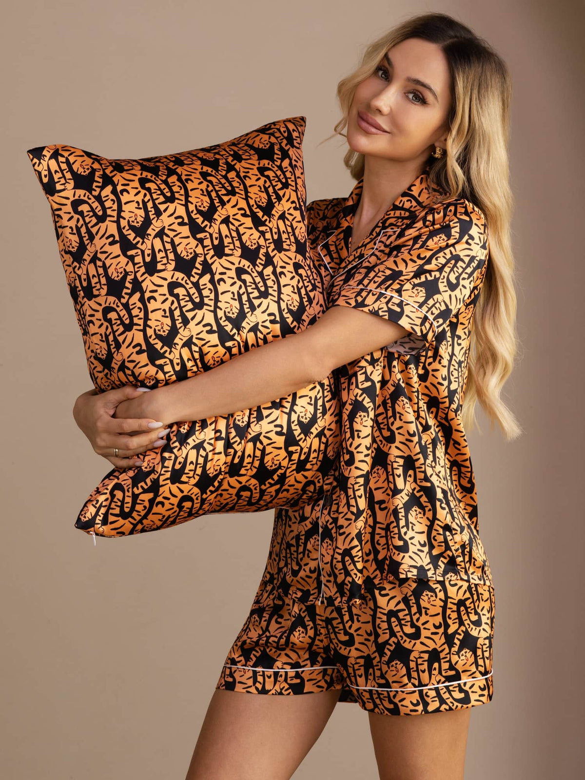 [Black Tiger] SilkSilky-CA Pillowcase 001
