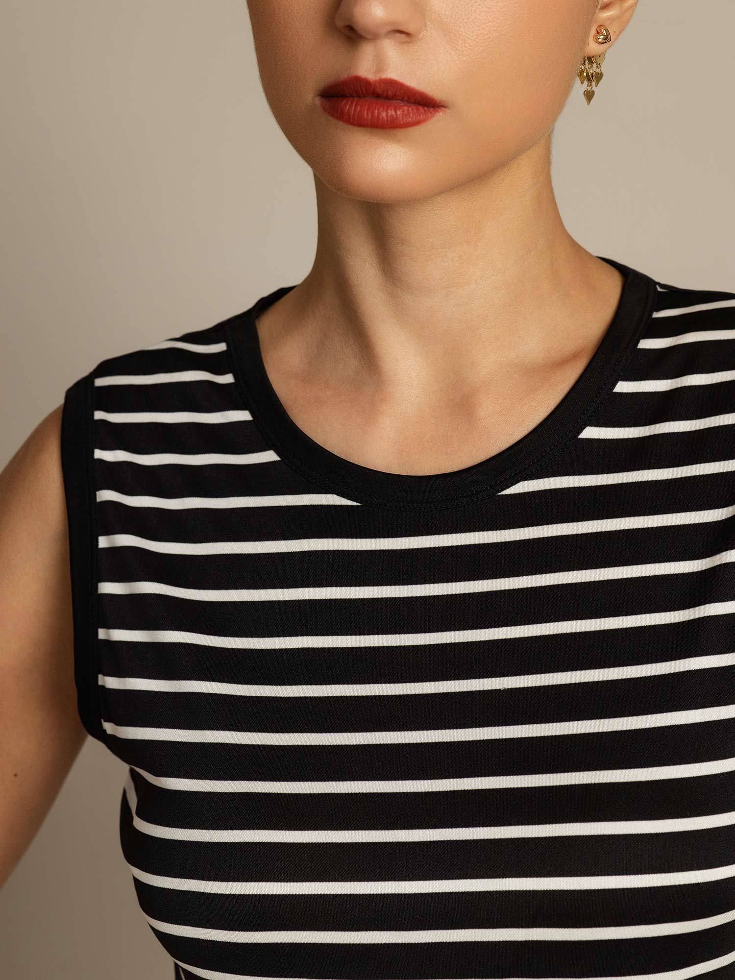 [Black Stripe] SilkSilky-CA Pure Silk Sleeveless Round Neck Camisole 004