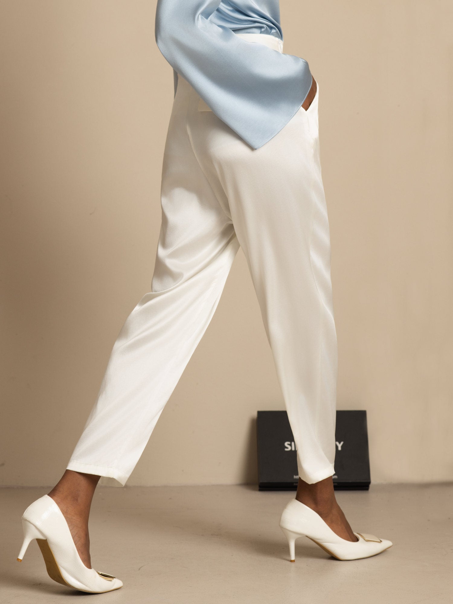 [White] SilkSilky-CA 19Momme Silk Womens Pants 002
