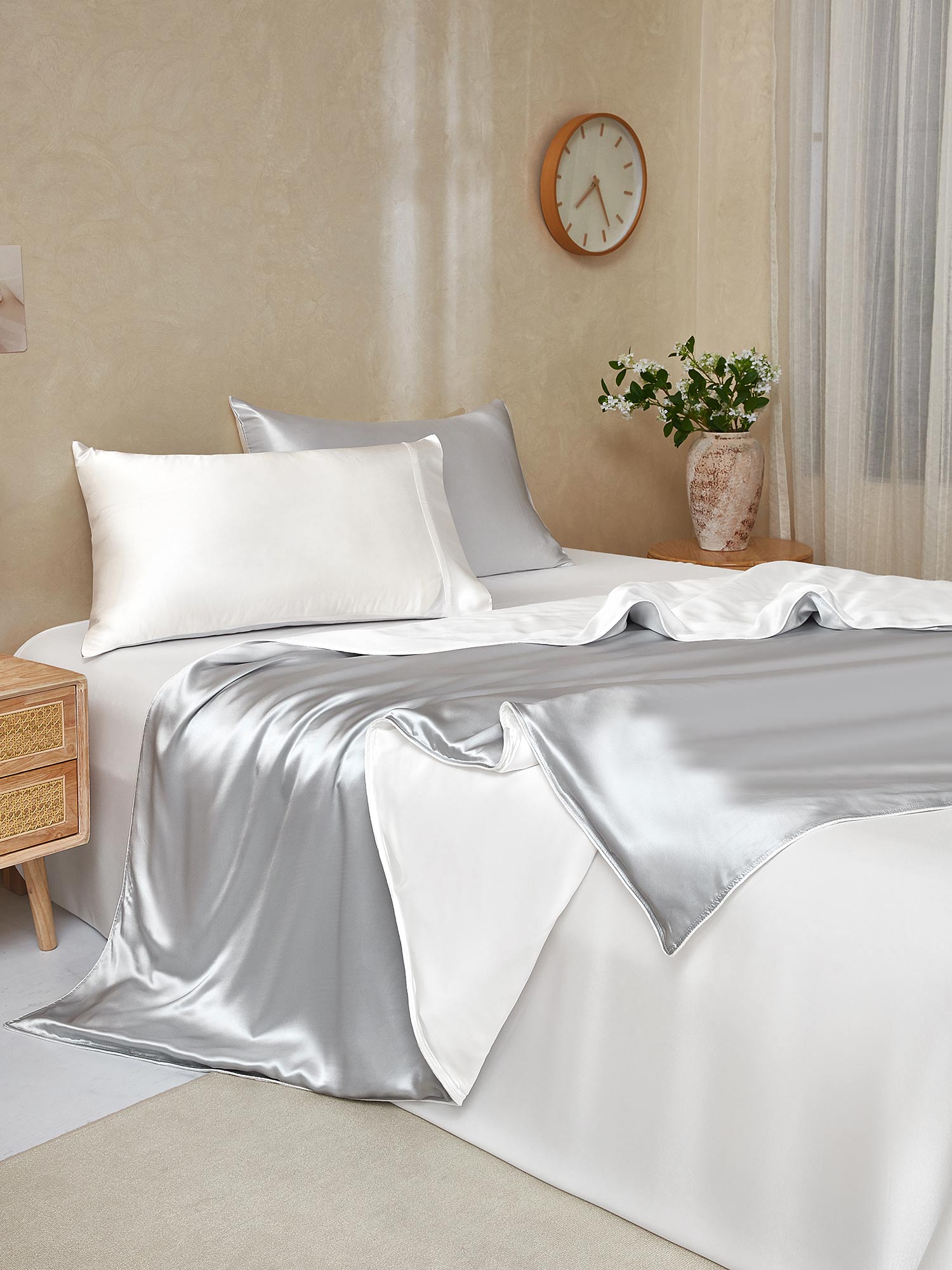[LightGray+White] SilkSilky-CA 22Momme Pure Silk Bedding Set 001,