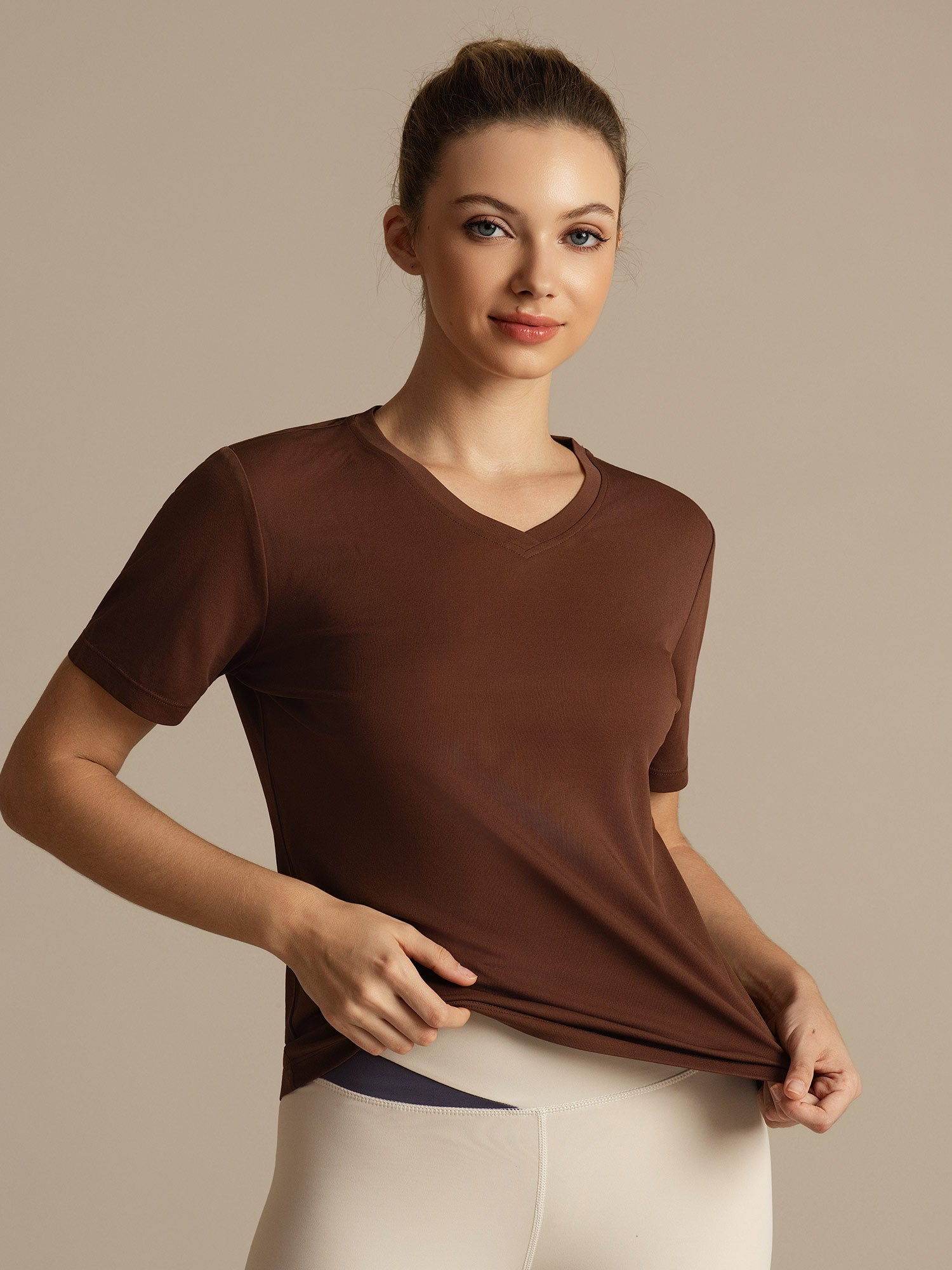 [Coffee] SilkSilky-CA 100% High-Twist Silk Jersey Short Sleeve V Neck Women's T-Shirt 003