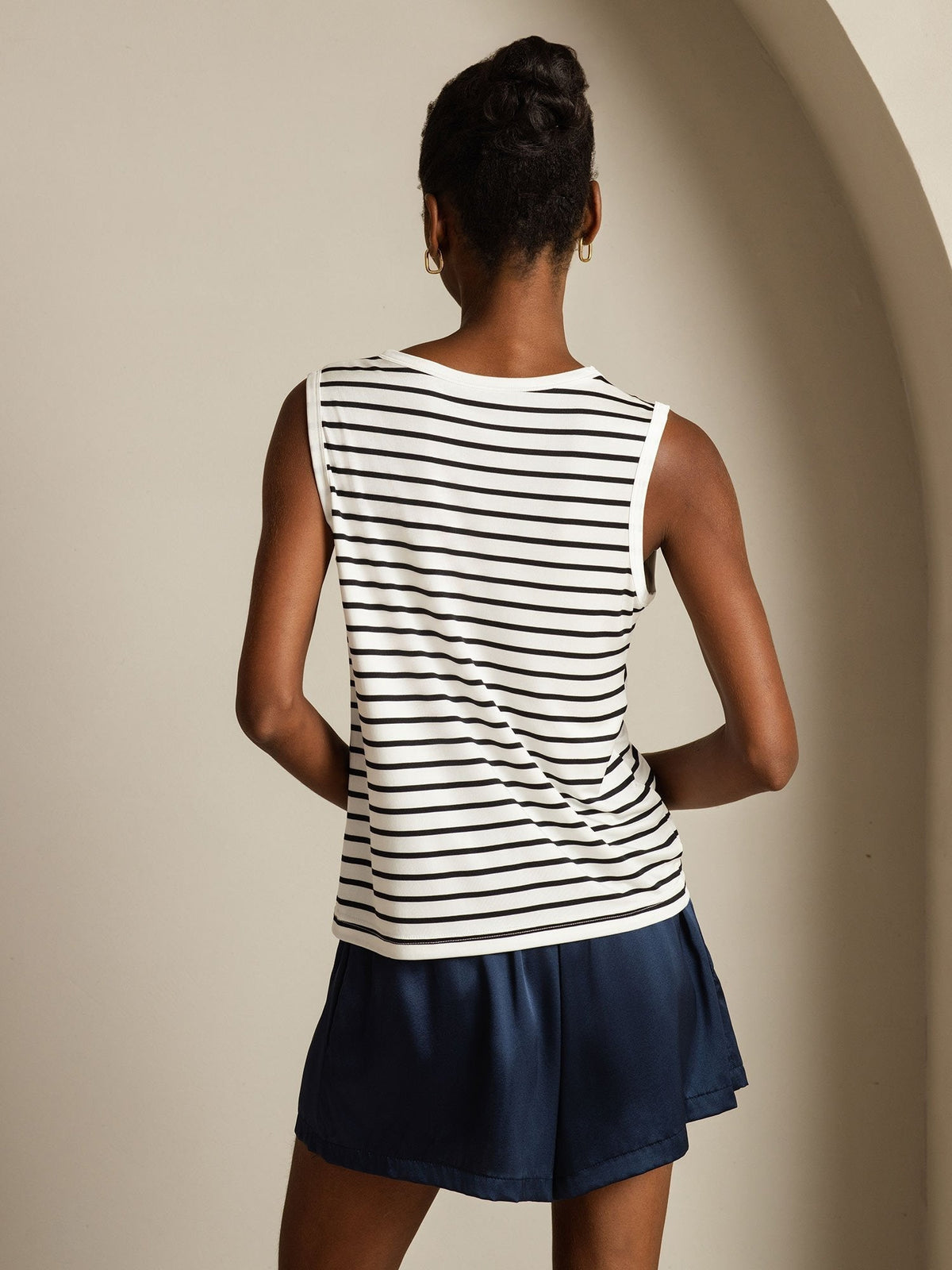 [White Stripe] SilkSilky-CA Sleeveless Round Neck Camisole 002
