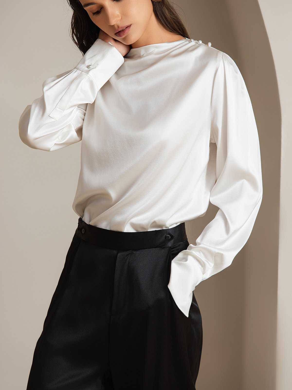 [White] SilkSilky-CA 19Momme Silk Boat Neck Women's Shirt 003