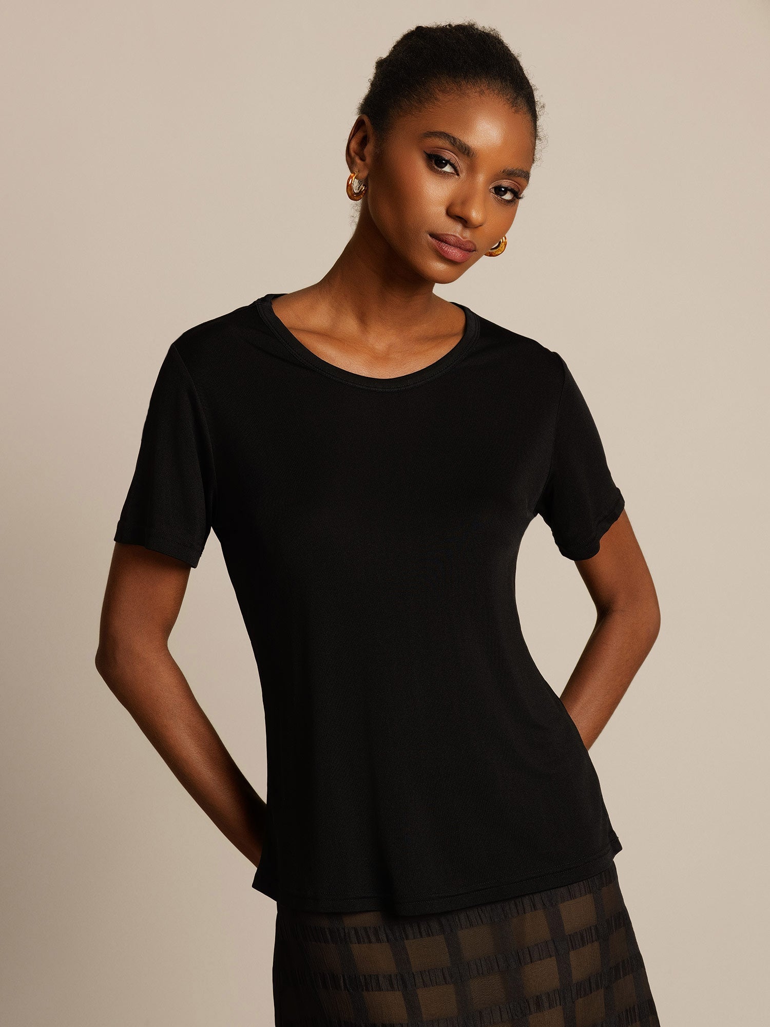 [Black] SilkSilky-CA Silk Knitted Round Neck Women's T-Shirt 001,