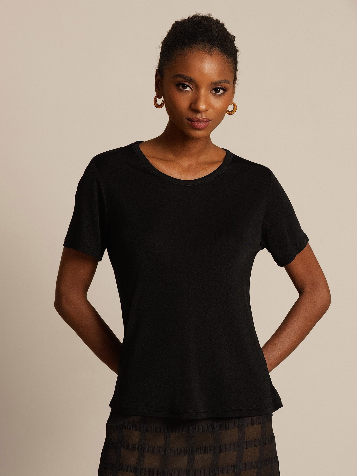[Black] SilkSilky-CA Silk Knitted Round Neck Women's T-Shirt 007,
