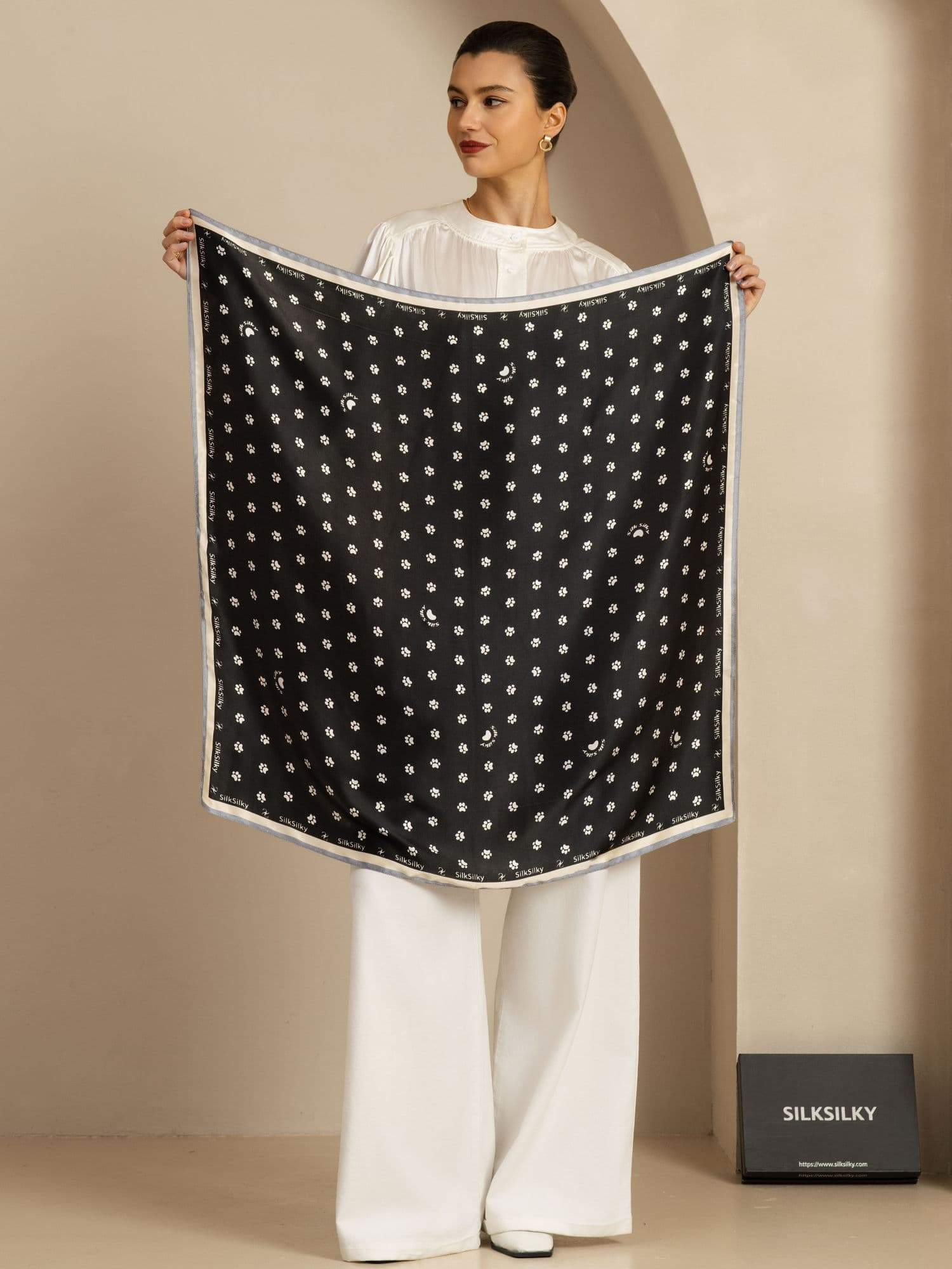 [Black] SilkSilky-CA Scarf 005