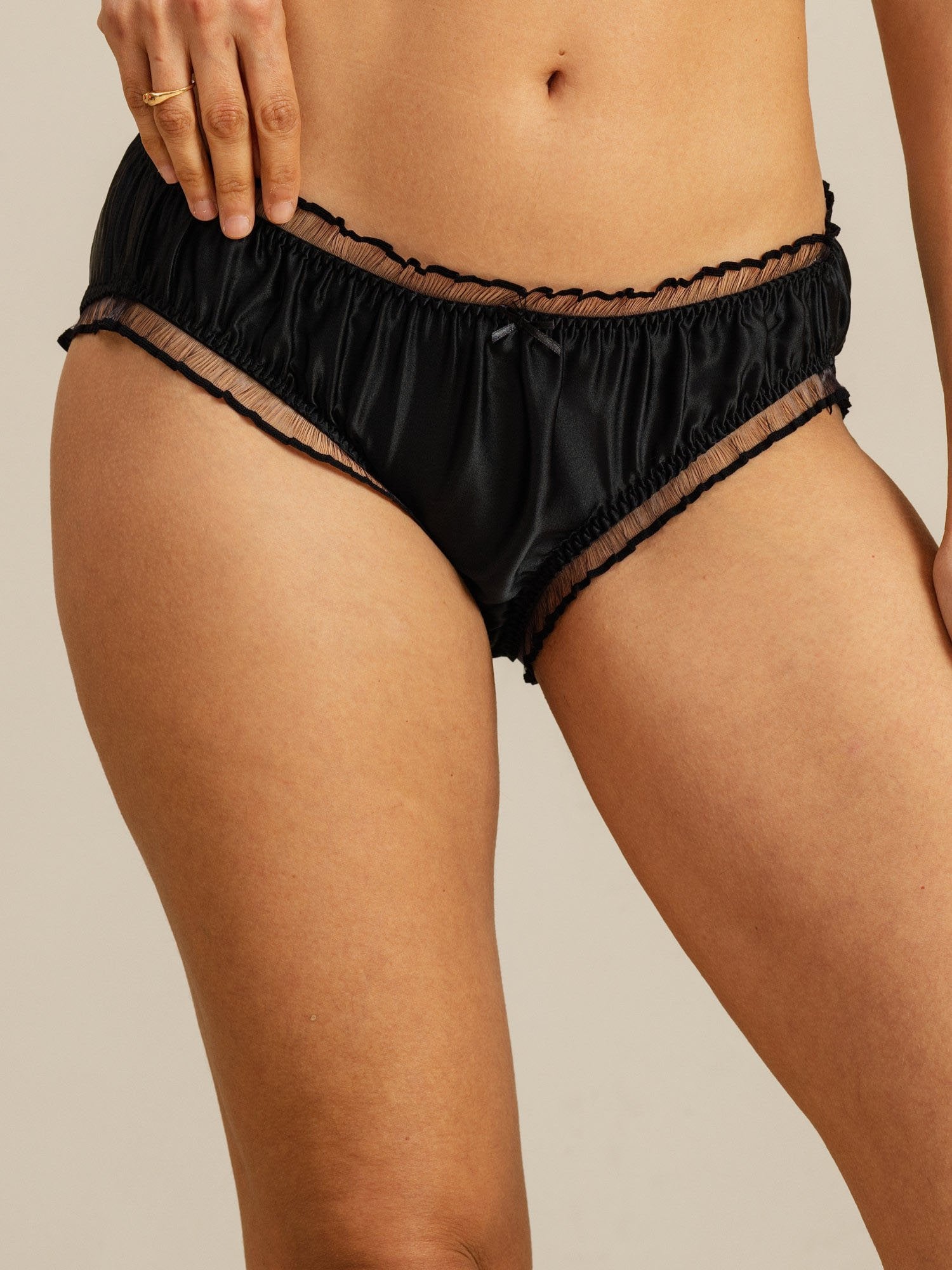 [Black] SilkSilky-CA Panty 003