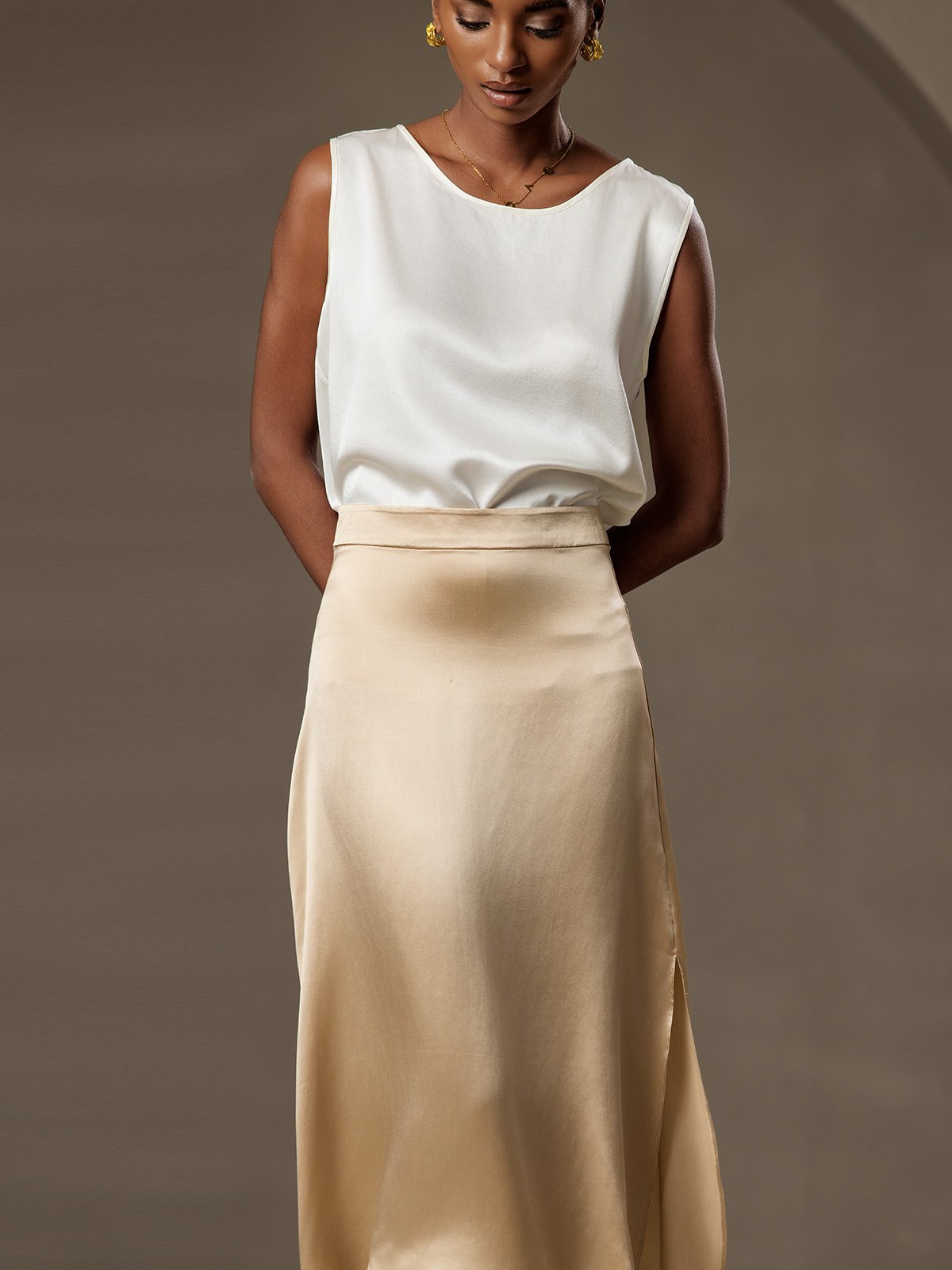 [White] SilkSilky-CA 19Momme Silk Round Neck Camisole 003