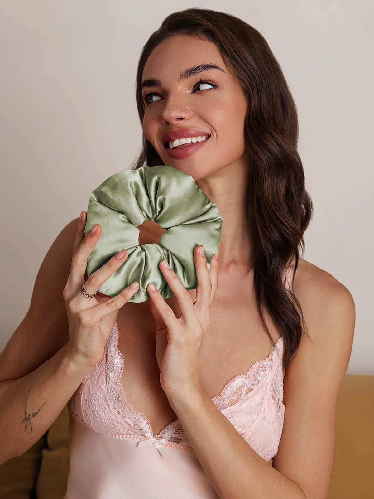 [Light Green] SilkSilky-CA Pure Silk Scrunchie 003