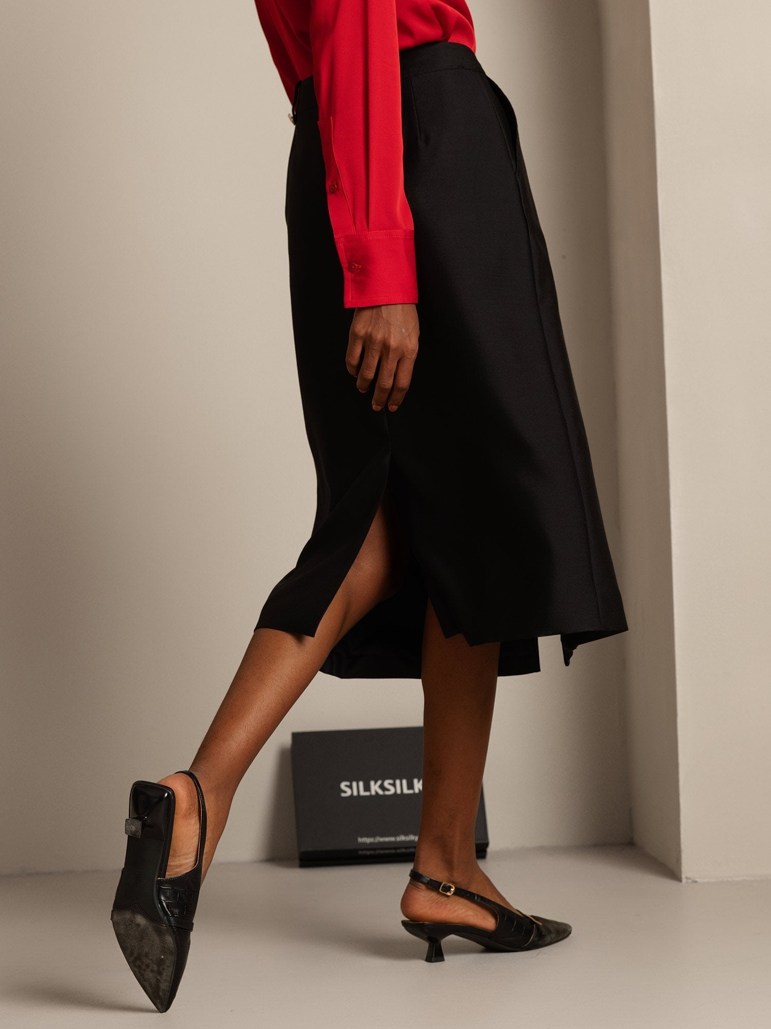 [Black] SilkSilky-CA 32Momme Silk-Wool Blend Split Skirt 002,