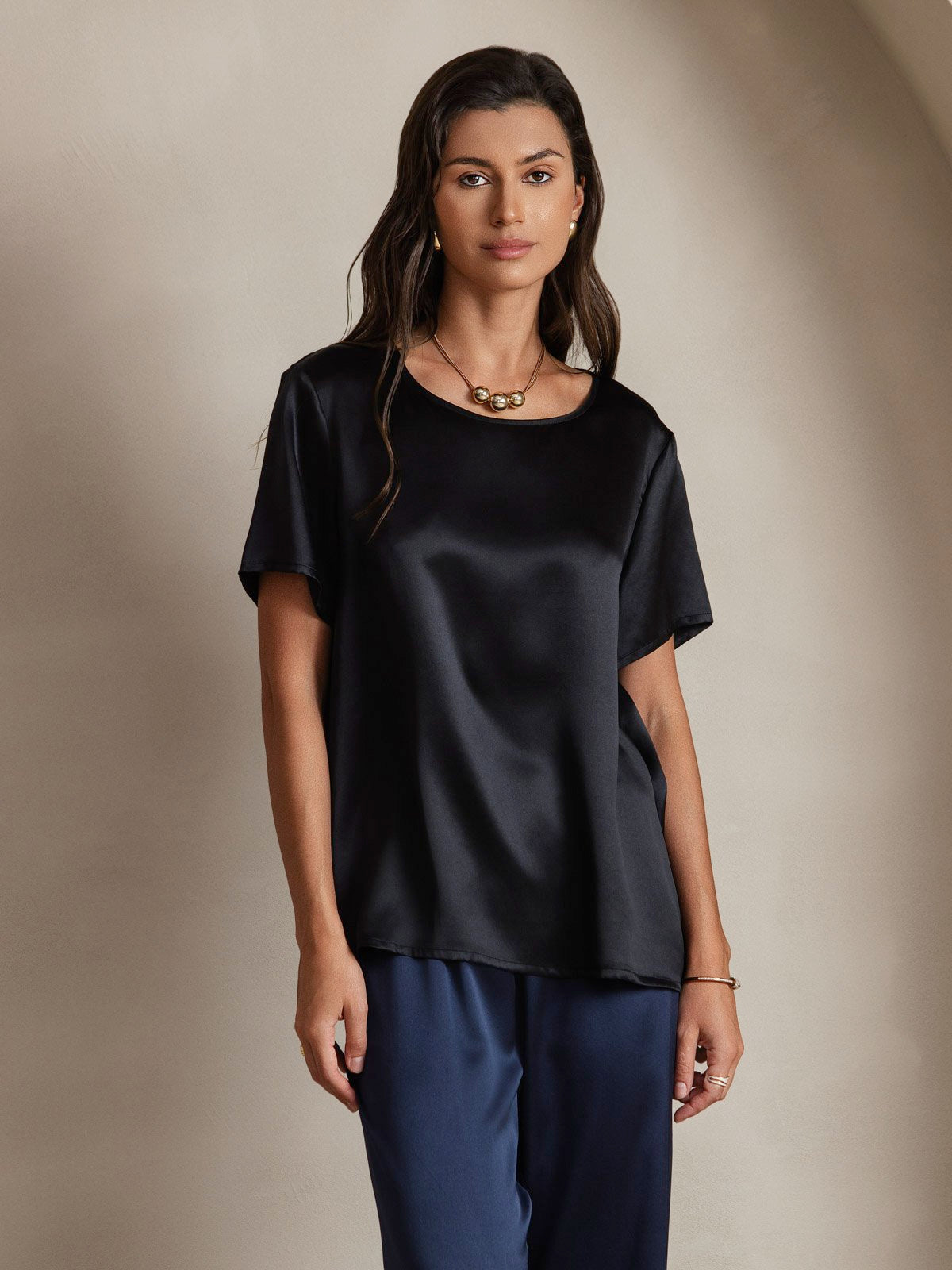 SilkSilky-CA Pure Silk Short Sleeve Round Neck Women's T-Shirt Black 001