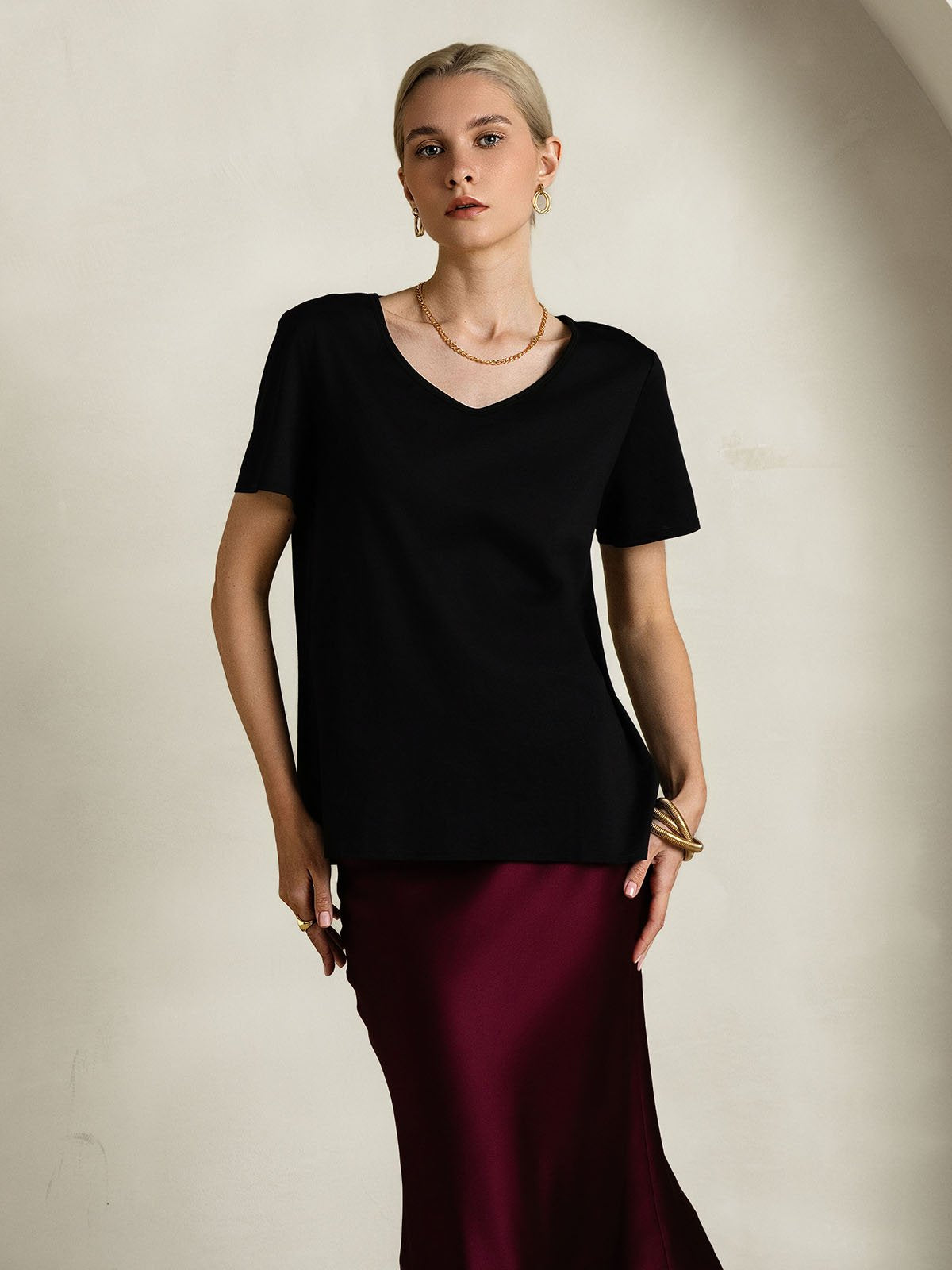 SilkSilky-CA Silk Short Sleeve V Neck Women's T-Shirt Black 005