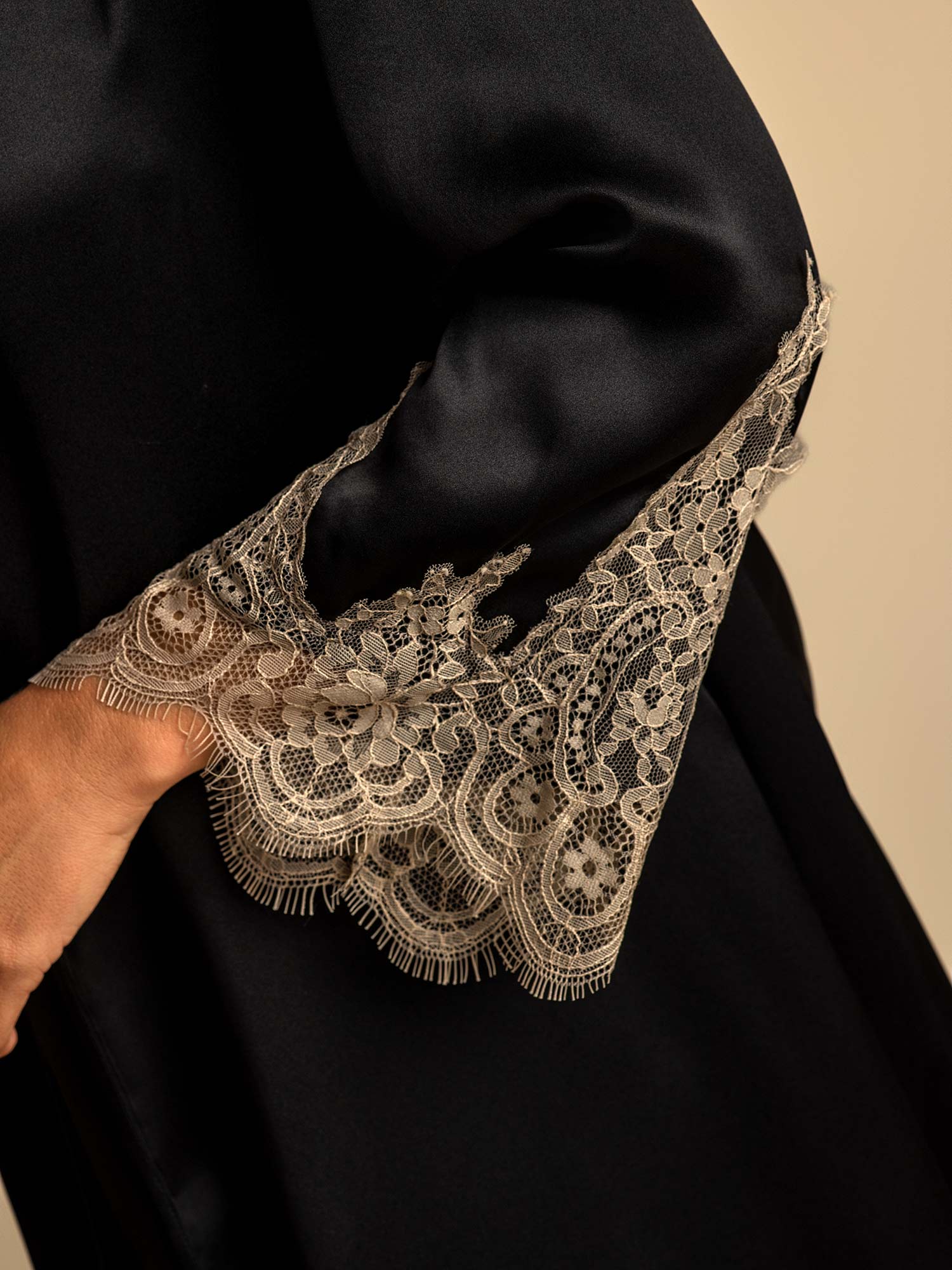 [Black] SilkSilky-CA 3/4 Sleeve V Neck Nightgown&Robe Set 004