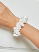 [White] SilkSilky-CA Scrunchie 001