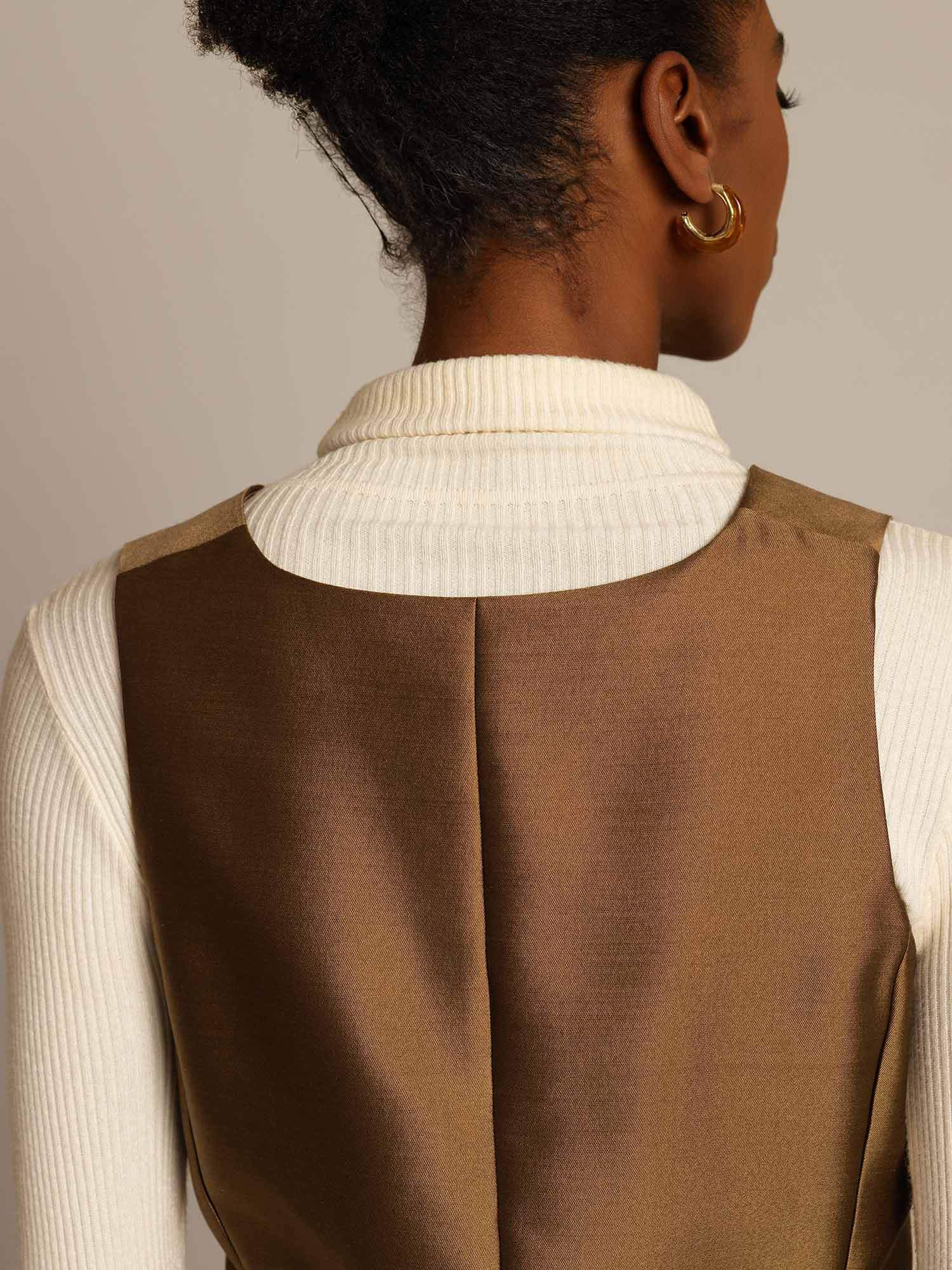 [Bronze] SilkSilky-CA 32Momme Silk-Wool Blend V Neck Women's Vest 005,