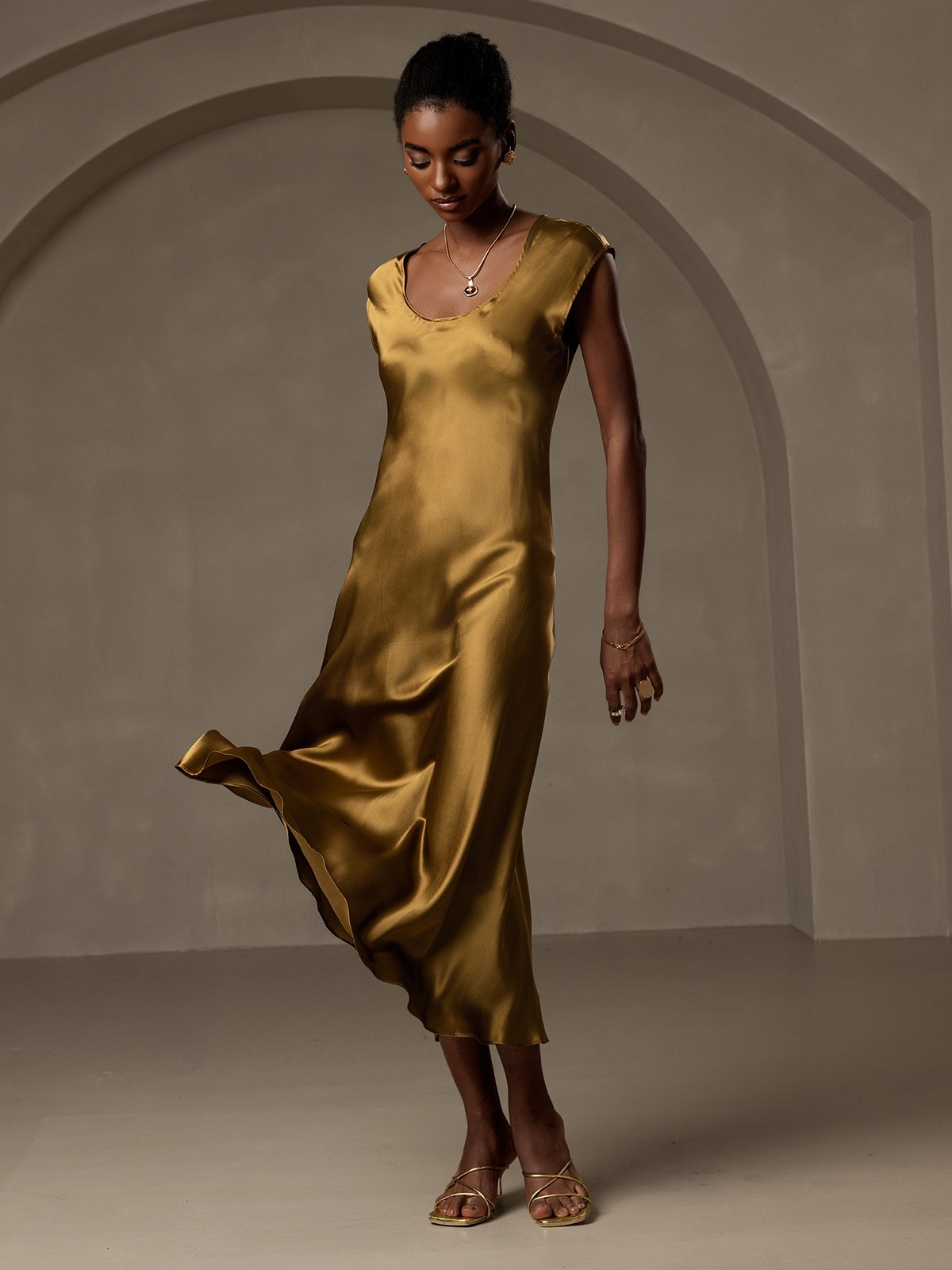 [Brown] SilkSilky-CA 19Momme Silk Cap Sleeve Round Neck Dress 005