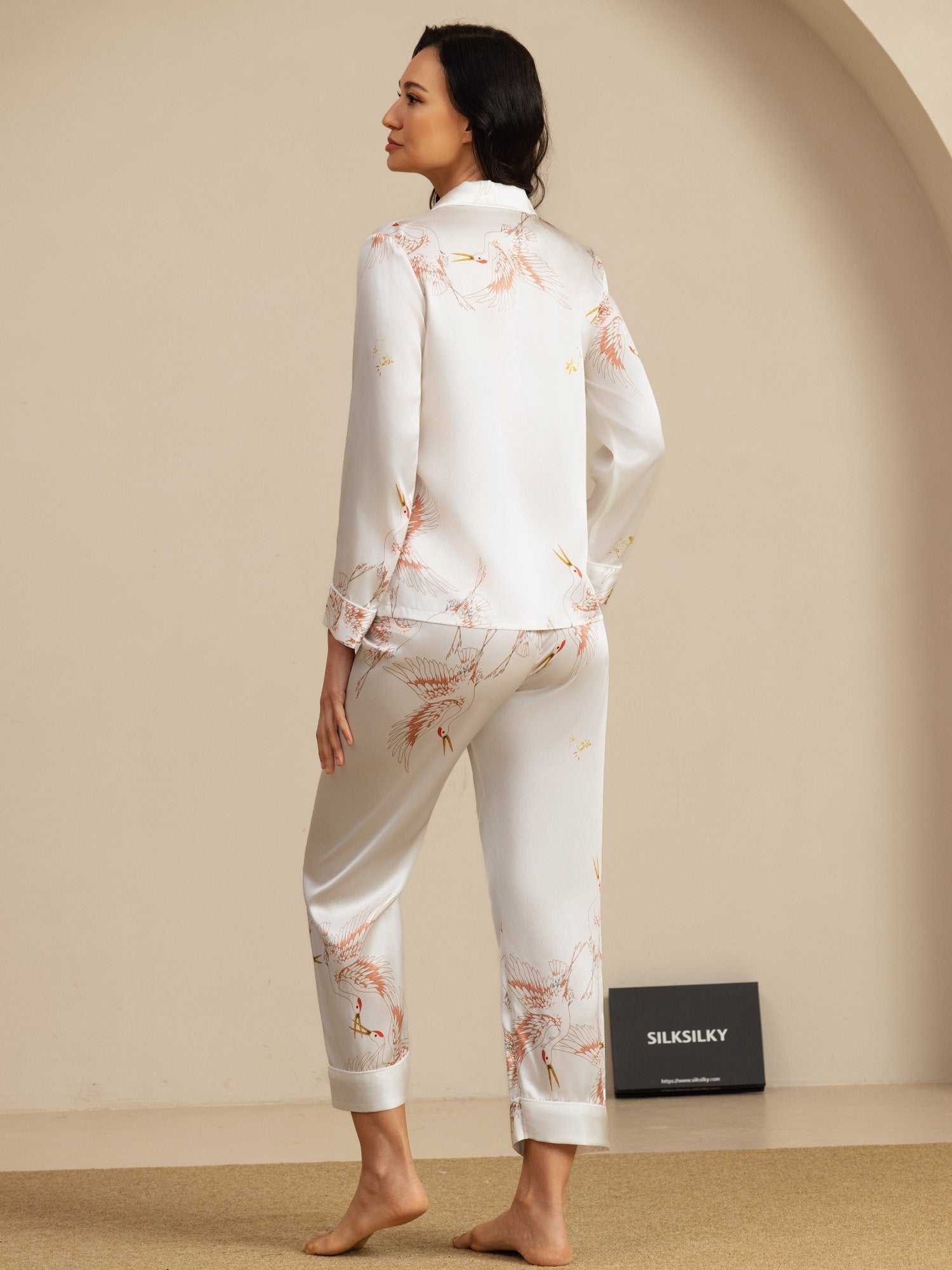 [White] SilkSilky-CA 19Momme Long Sleeve Notch Collar Women's Pajamas 002