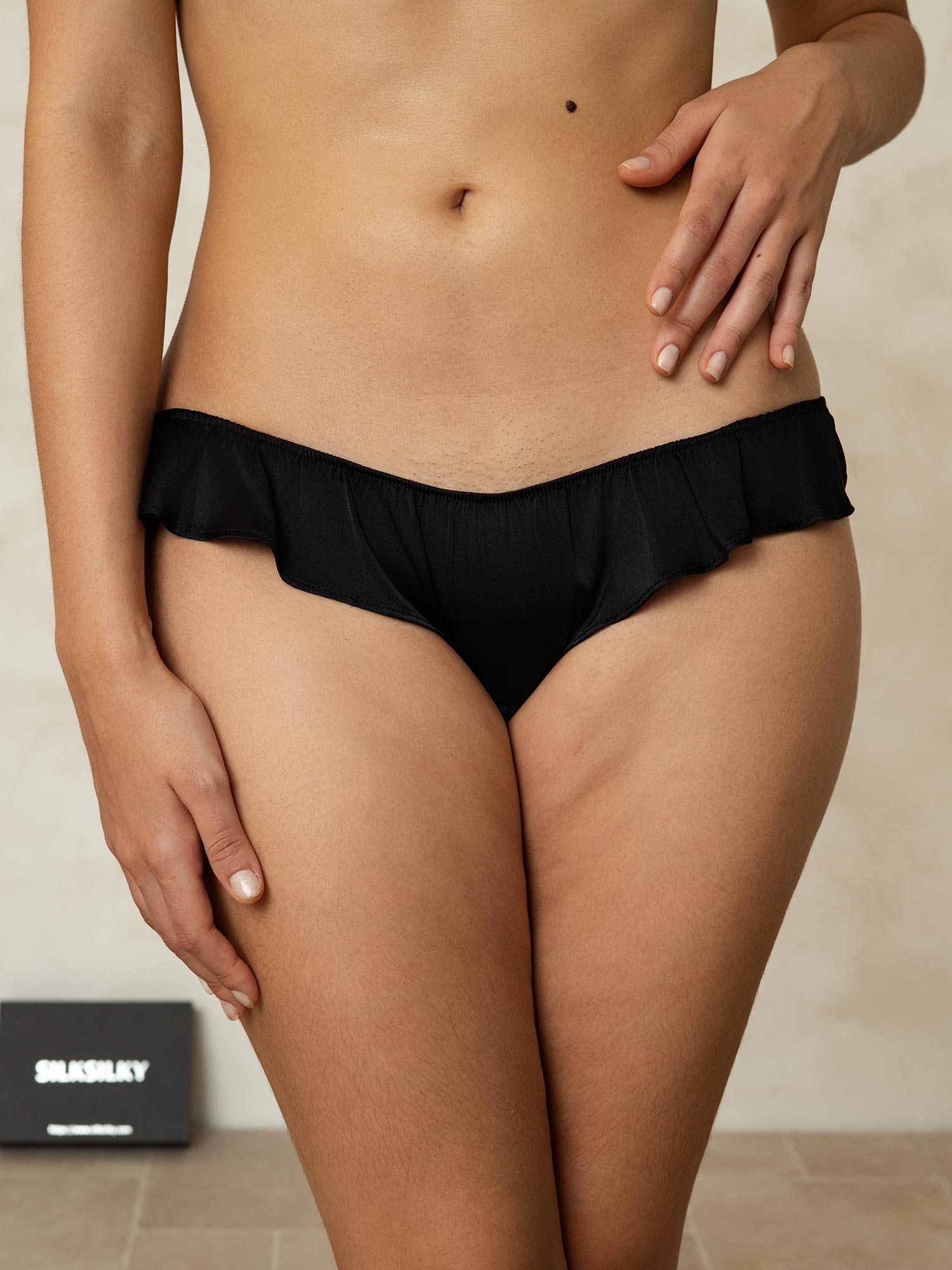 [Black] SilkSilky-CA 19Momme Silk Panty 004