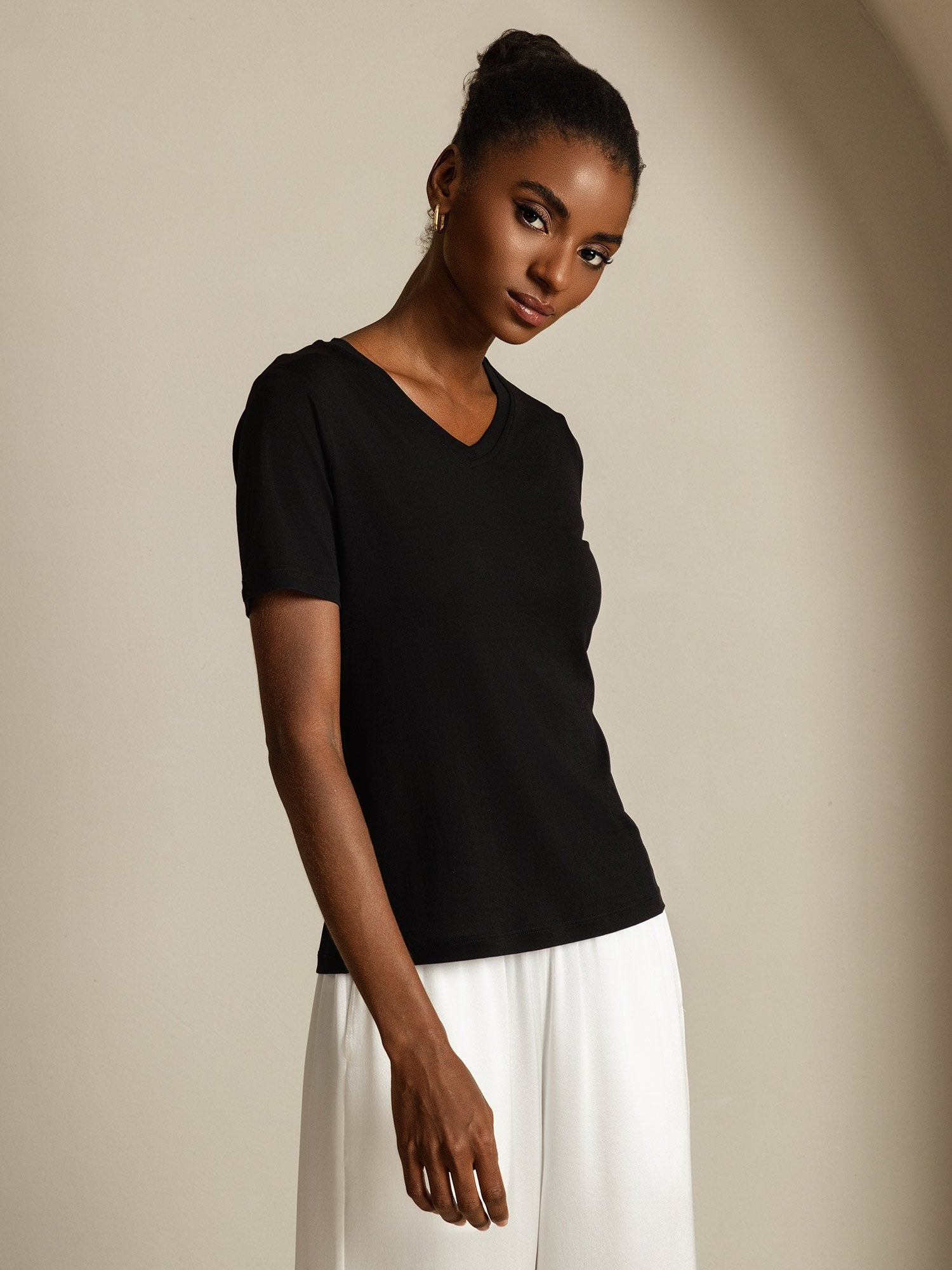 [Black] SilkSilky-CA Pure Silk V Neck Women's T-Shirt 003