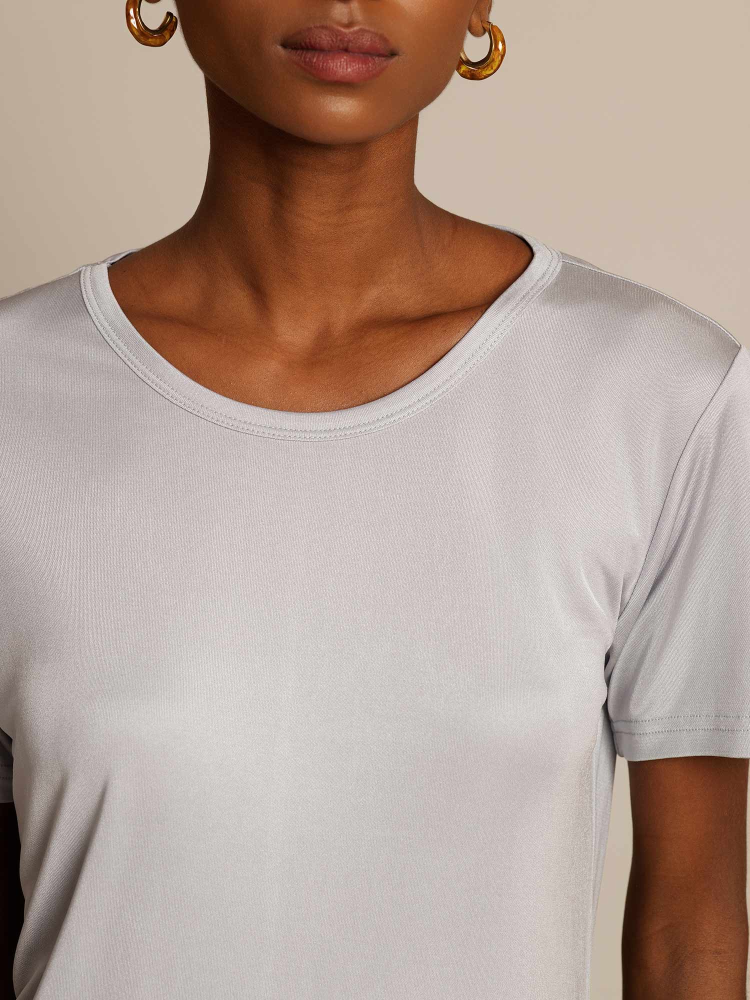 [Silver] SilkSilky-CA Silk Knitted Round Neck Women's T-Shirt 004,