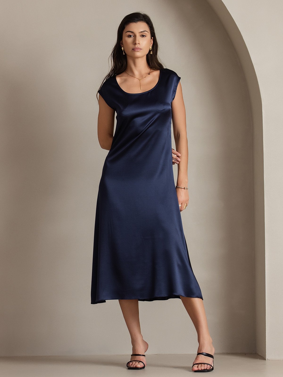 SilkSilky-CA 19Momme Silk Sleeveless Round Neck Dress DarkBlue 001