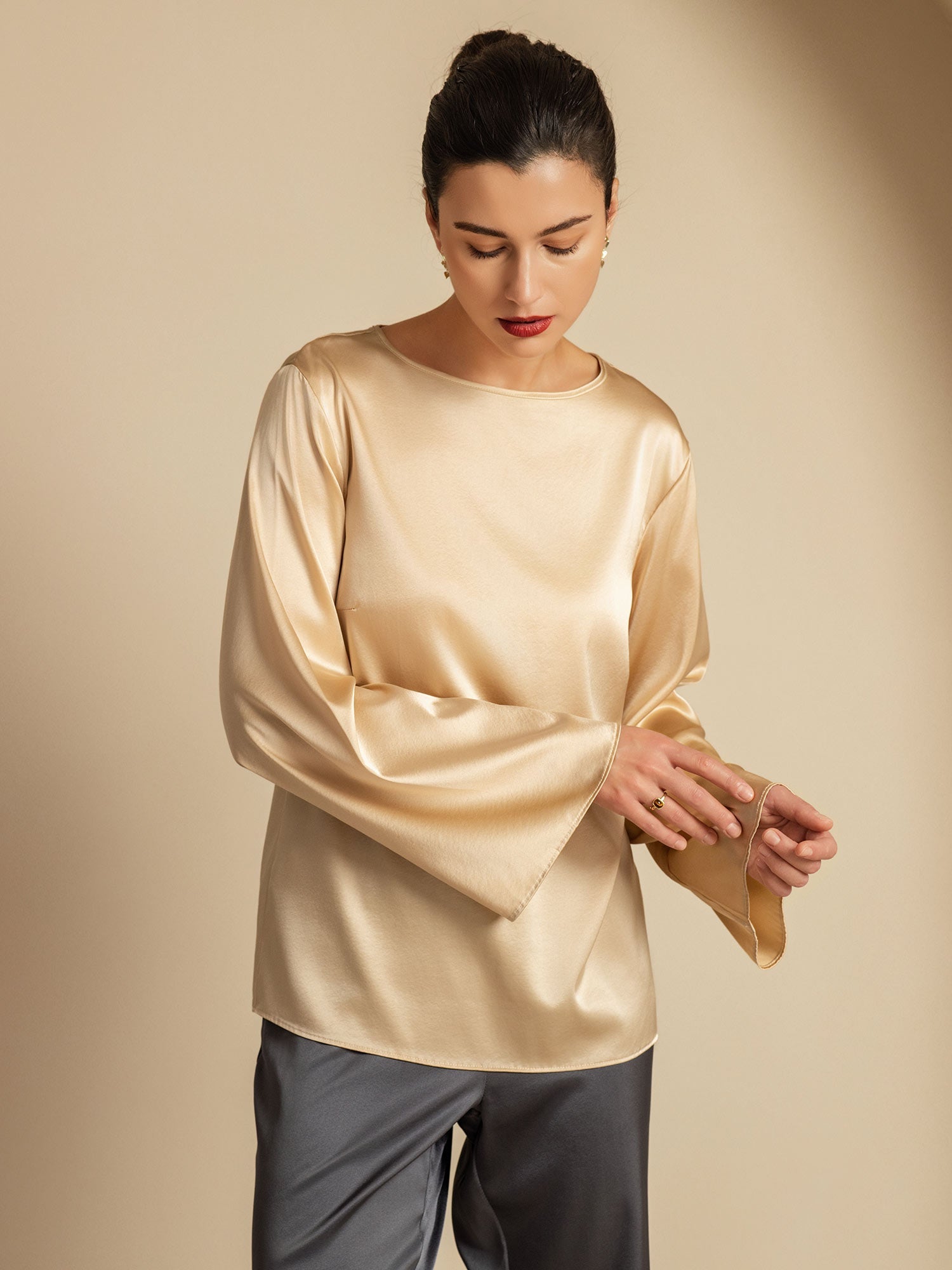 [Champagne] SilkSilky-CA 19Momme Silk Round Neck Women's T-Shirt 003,