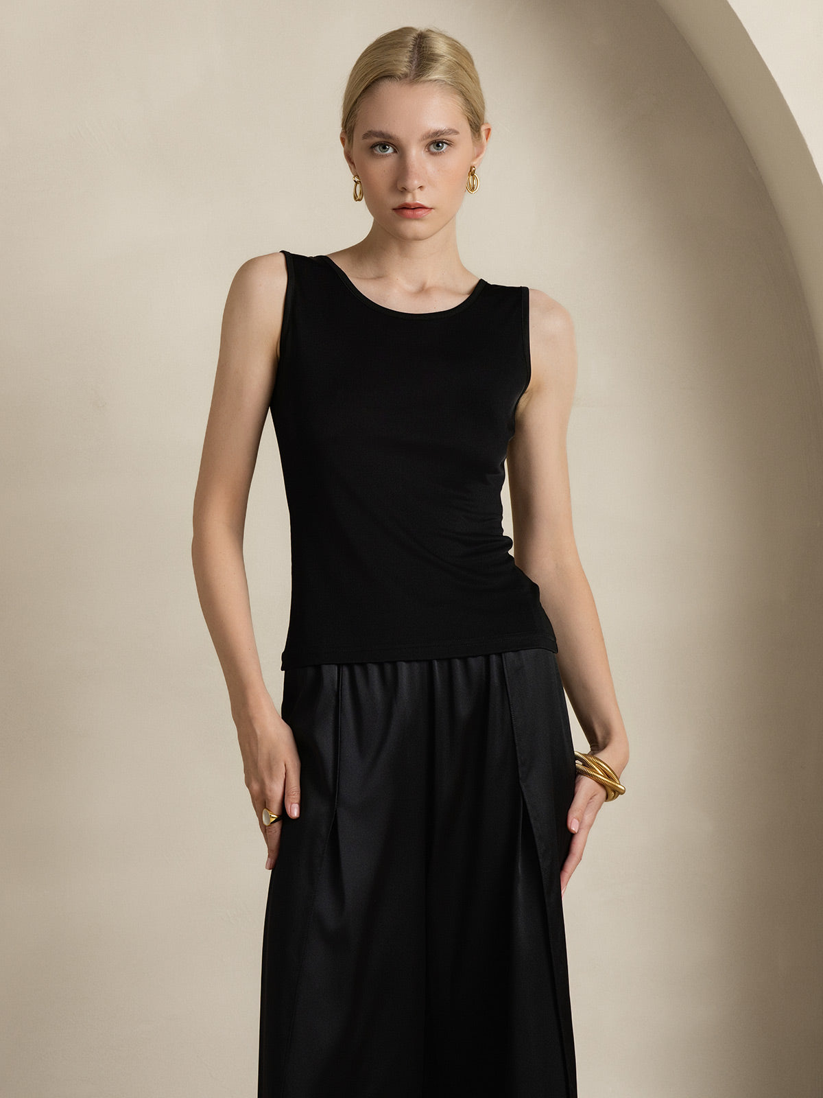[Black] SilkSilky-CA Silk Knitted Round Neck Women's T-Shirt 001