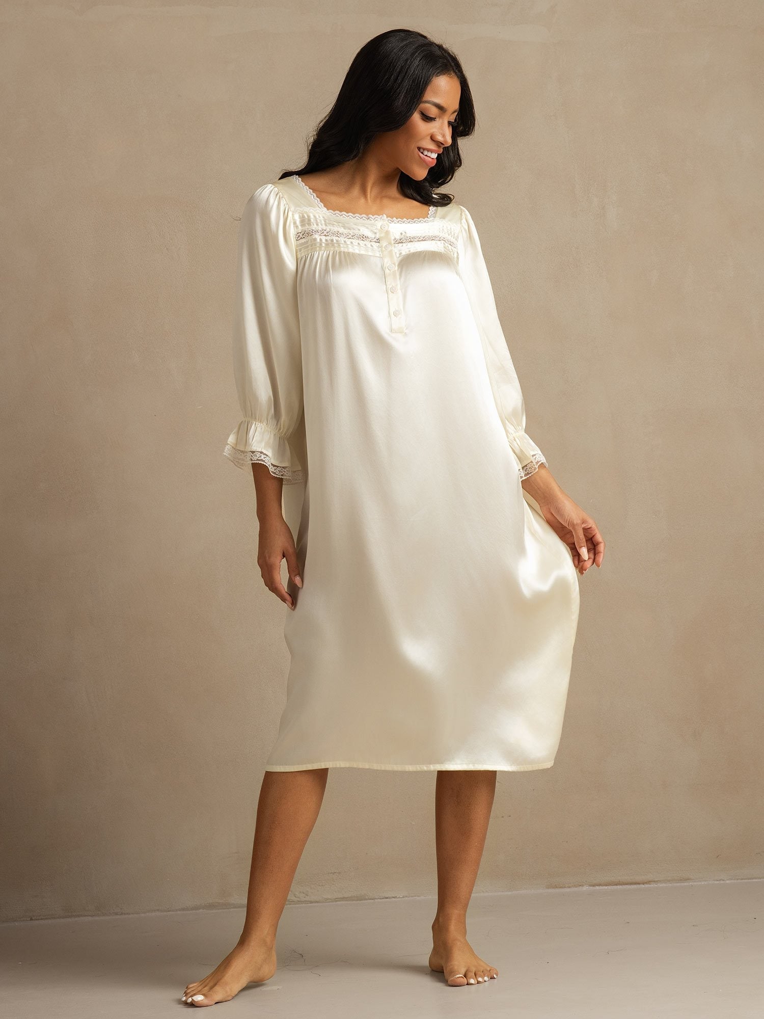 [White] SilkSilky-CA Pure Silk Square Neck Nightgown 001