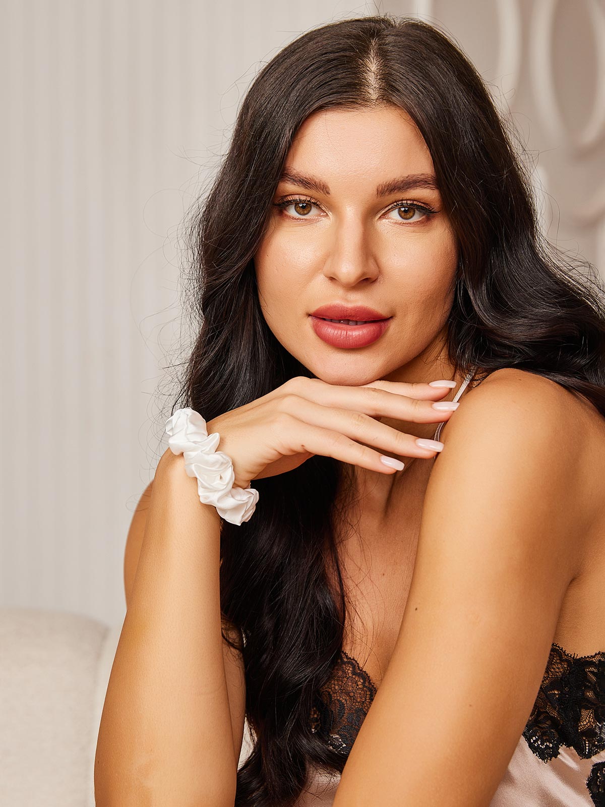 [White] SilkSilky-CA Scrunchie 002