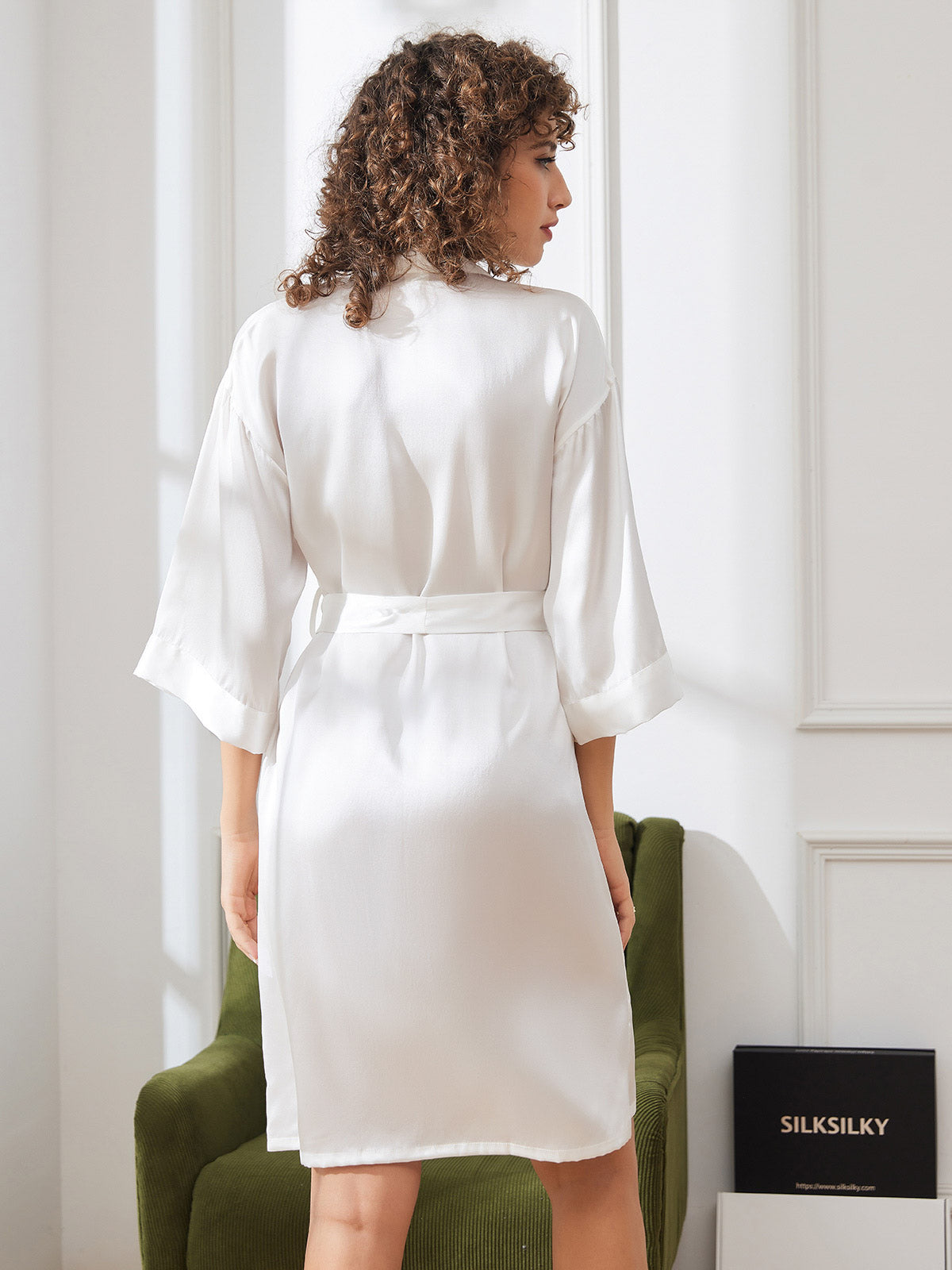 [White] SilkSilky-CA Pure Silk Womens Robe 002