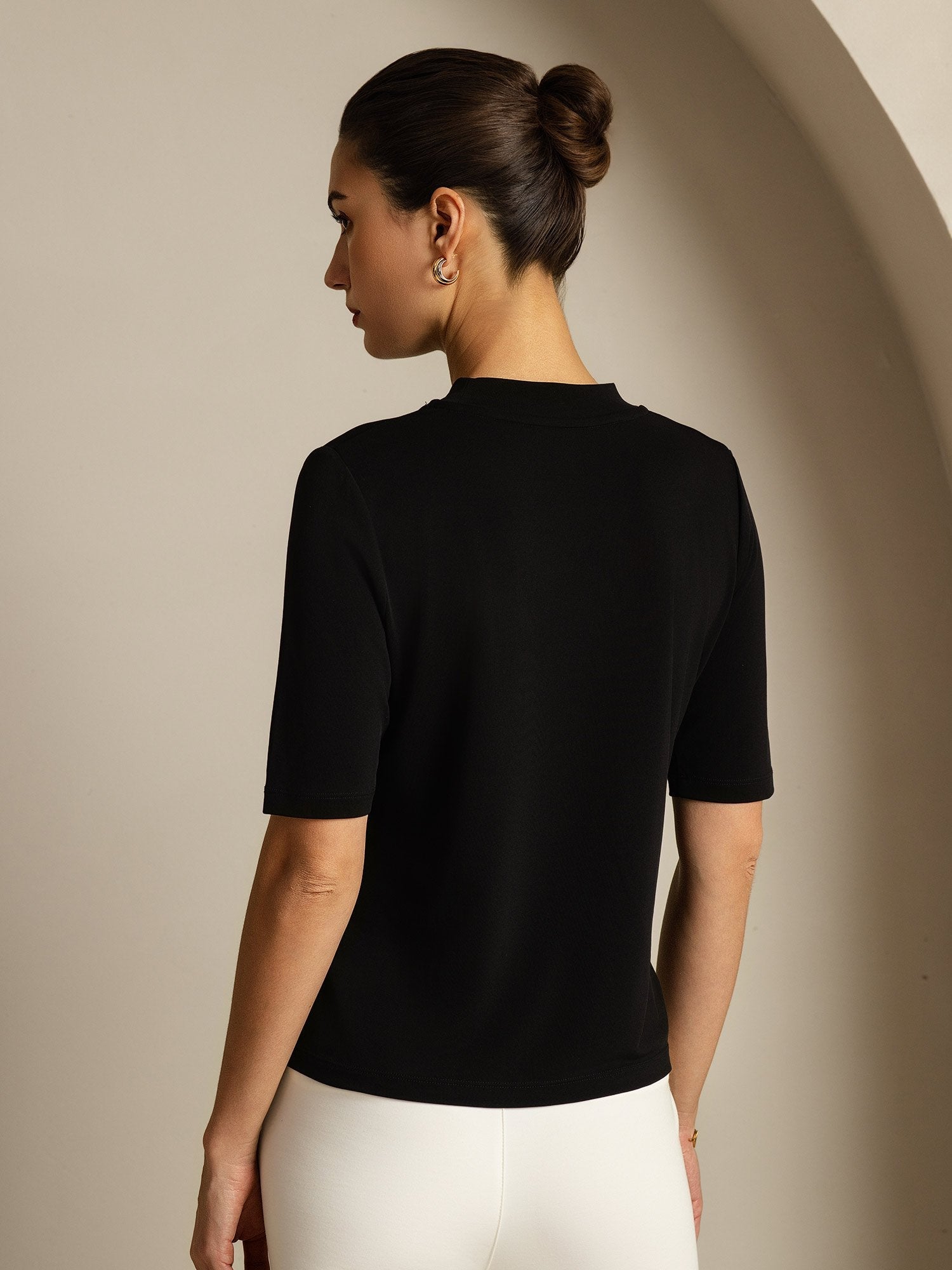 [Black] SilkSilky-CA Half Sleeve Crew Neck Women's T-Shirt 002