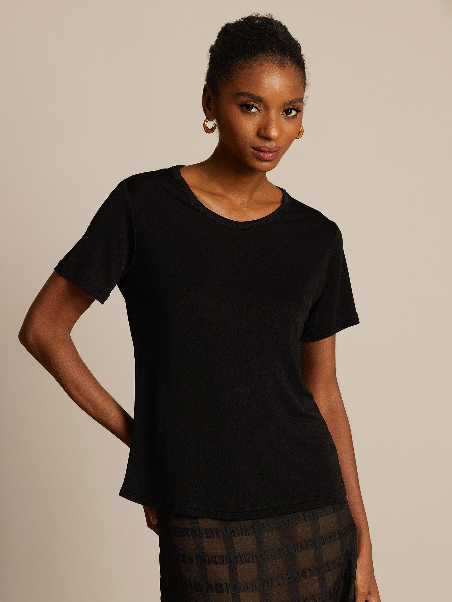 [Black] SilkSilky-CA Silk Knitted Round Neck Women's T-Shirt 003