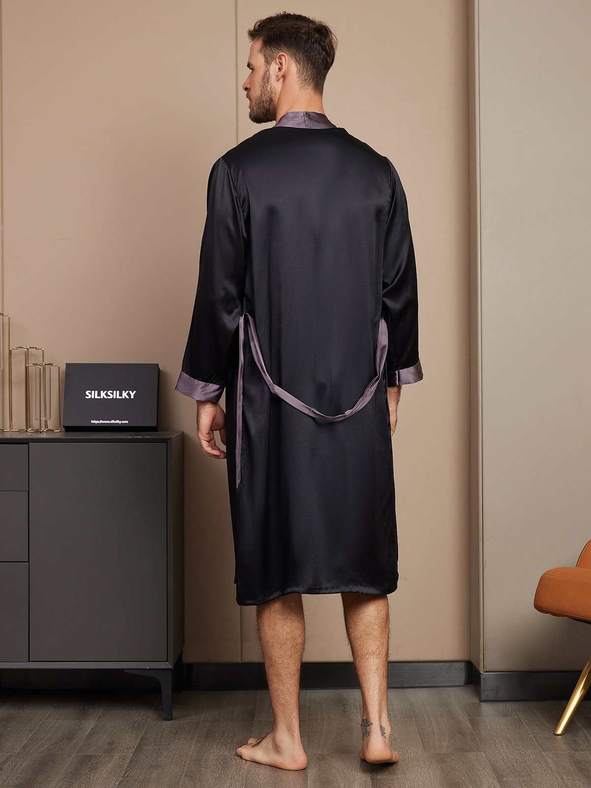 SilkSilky CA Pure Silk Long Sleeve Mens Robe Black 002