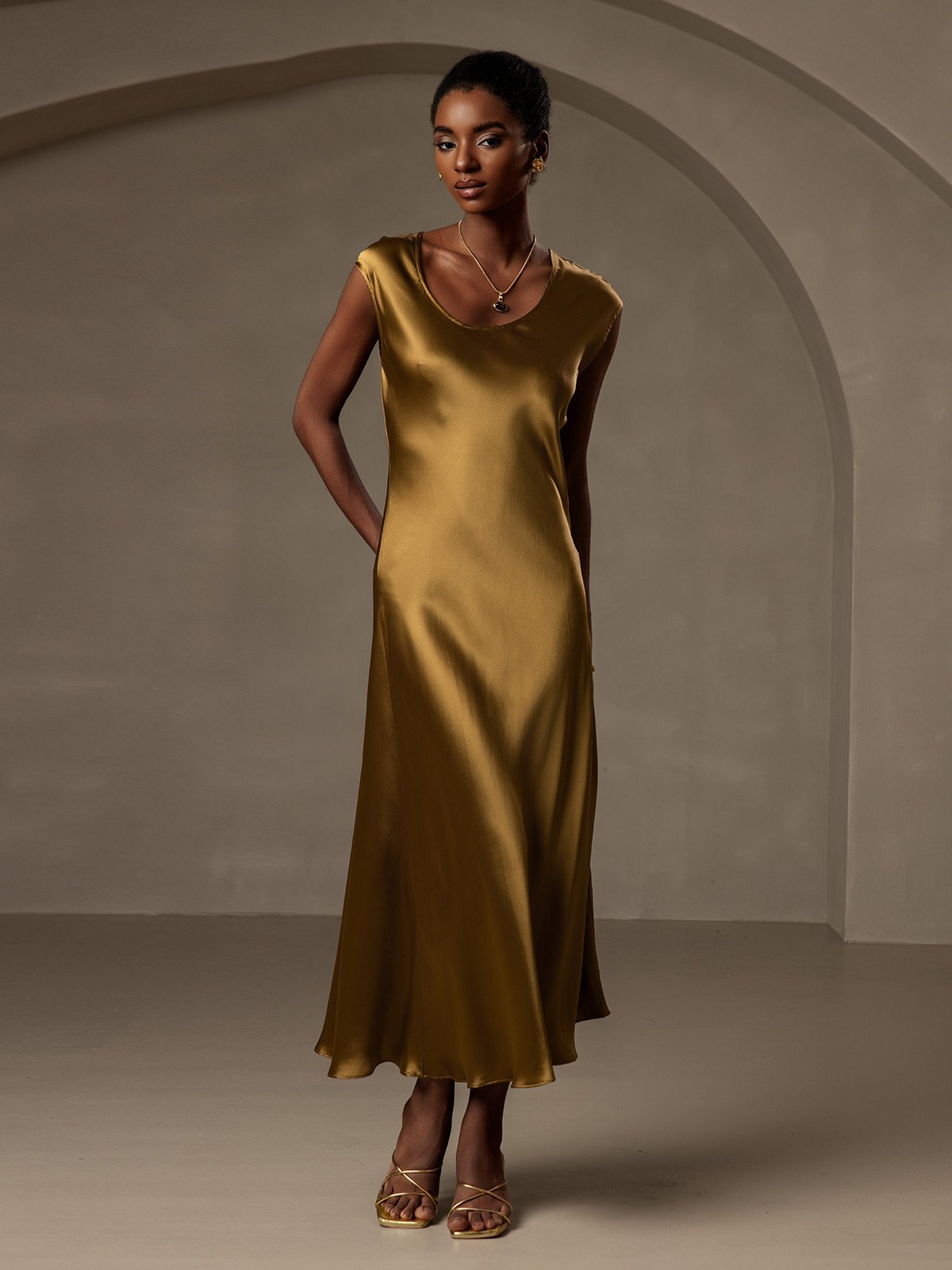 [Brown] SilkSilky-CA 19Momme Silk Cap Sleeve Round Neck Dress 004