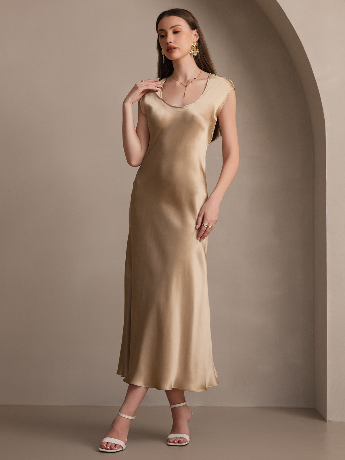 [Champagne] SilkSilky-CA 19Momme Silk Round Neck Dress 006