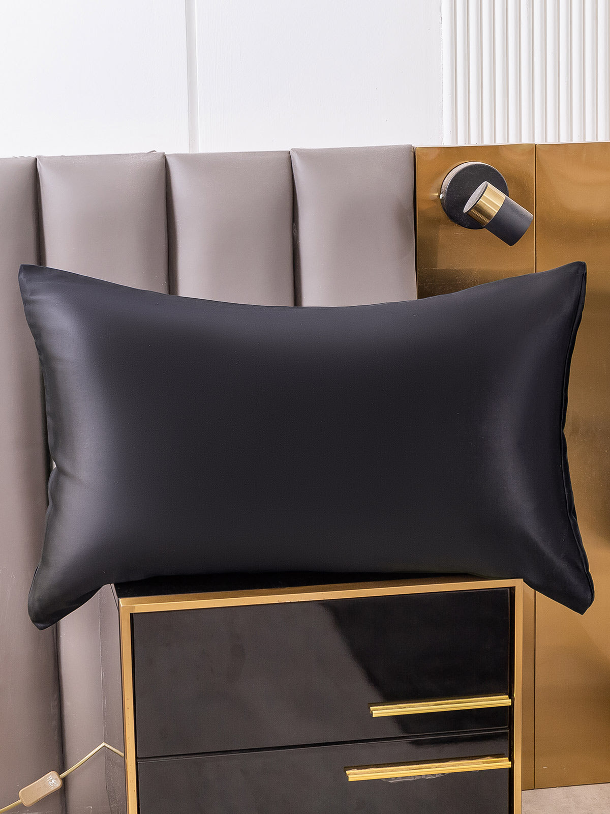 SilkSilky-CA 19Momme Pure Silk Pillowcase Black 001