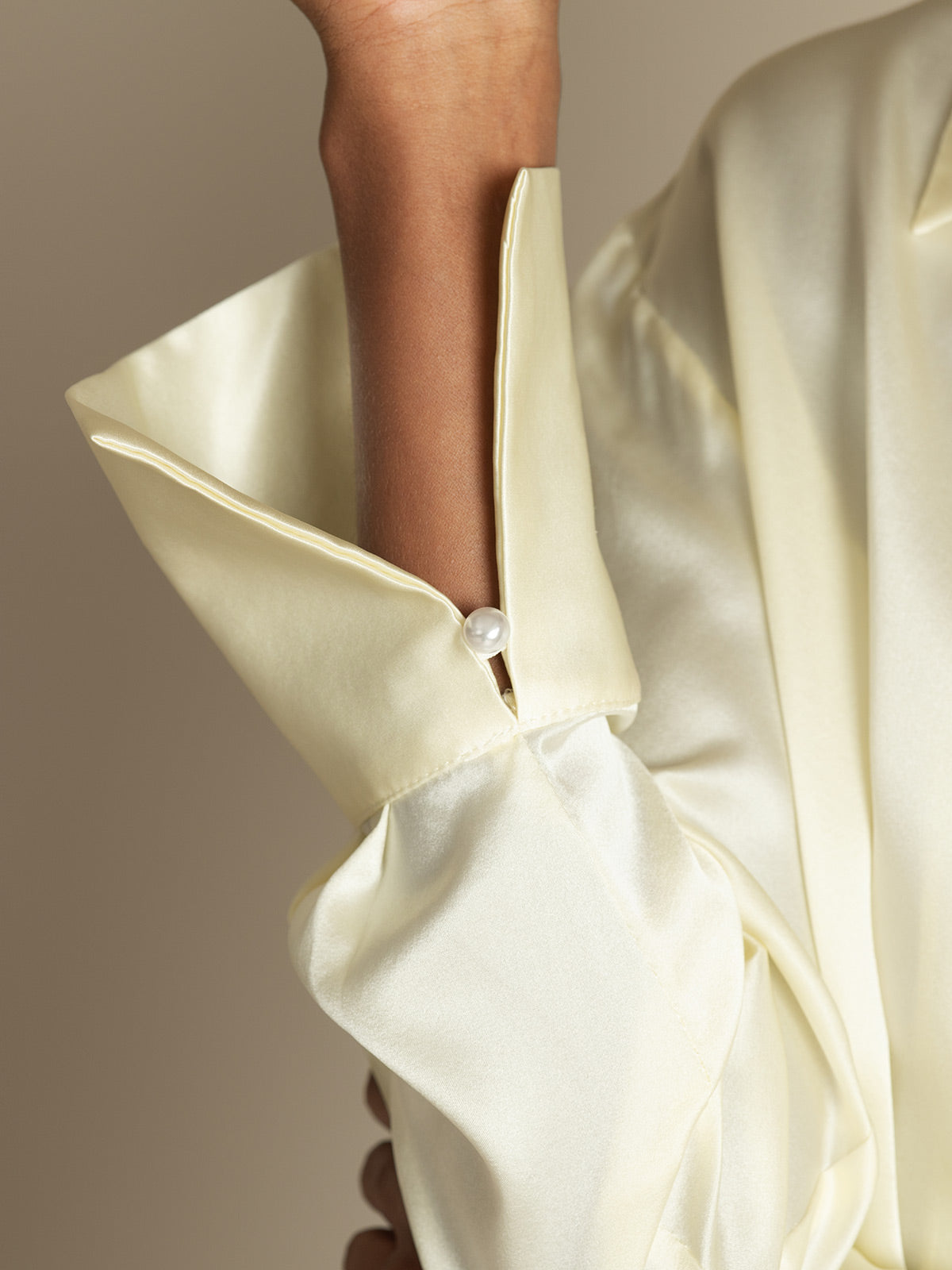 [Ivory] SilkSilky-CA 19Momme Silk Notch Collar Women's Shirt 004