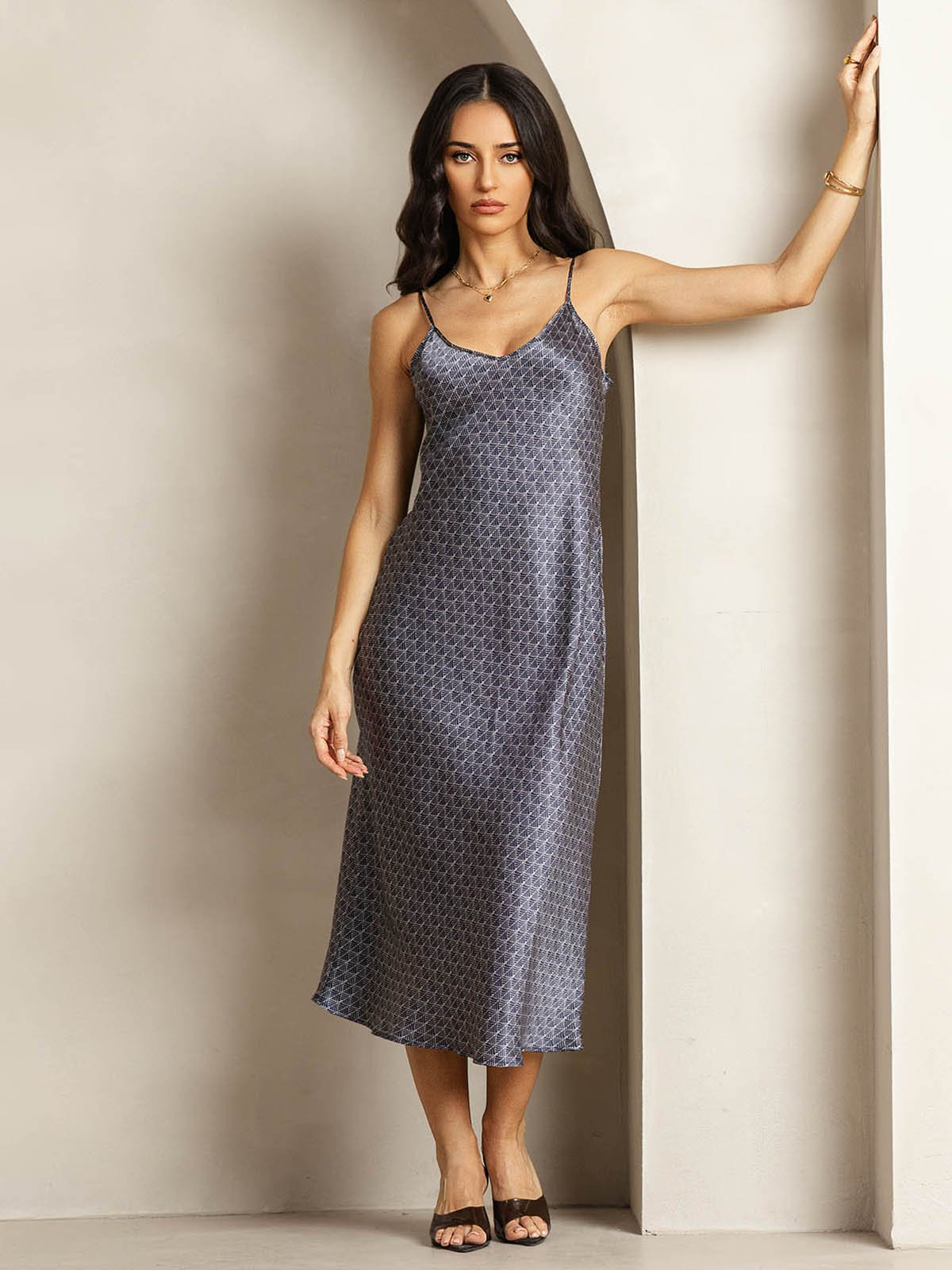 [Navy Ginkgo] SilkSilky-CA 19Momme Silk V Neck Dress 001