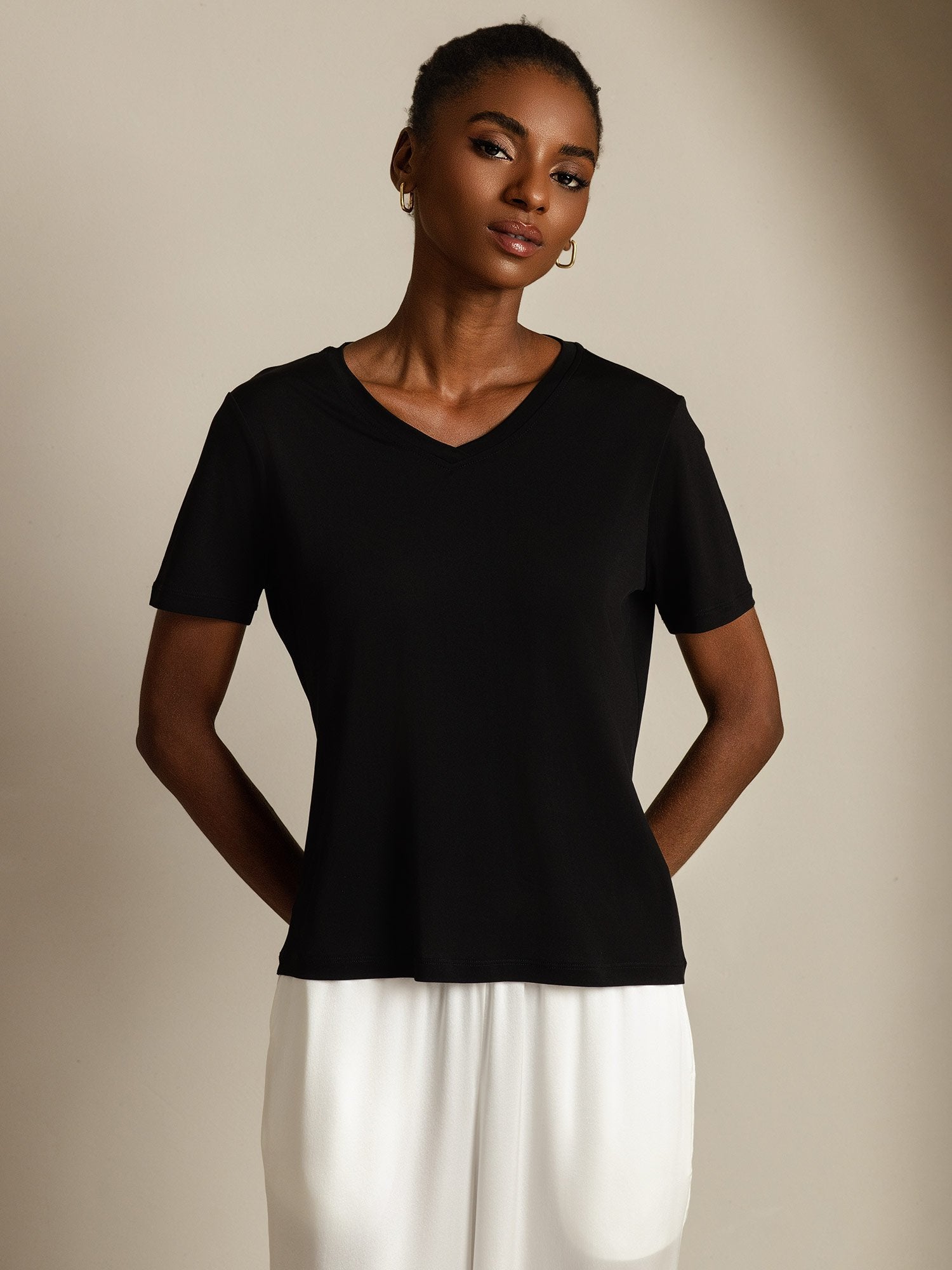 [Black] SilkSilky-CA Pure Silk V Neck Women's T-Shirt 001
