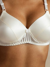 [White] SilkSilky-CA Bra 004