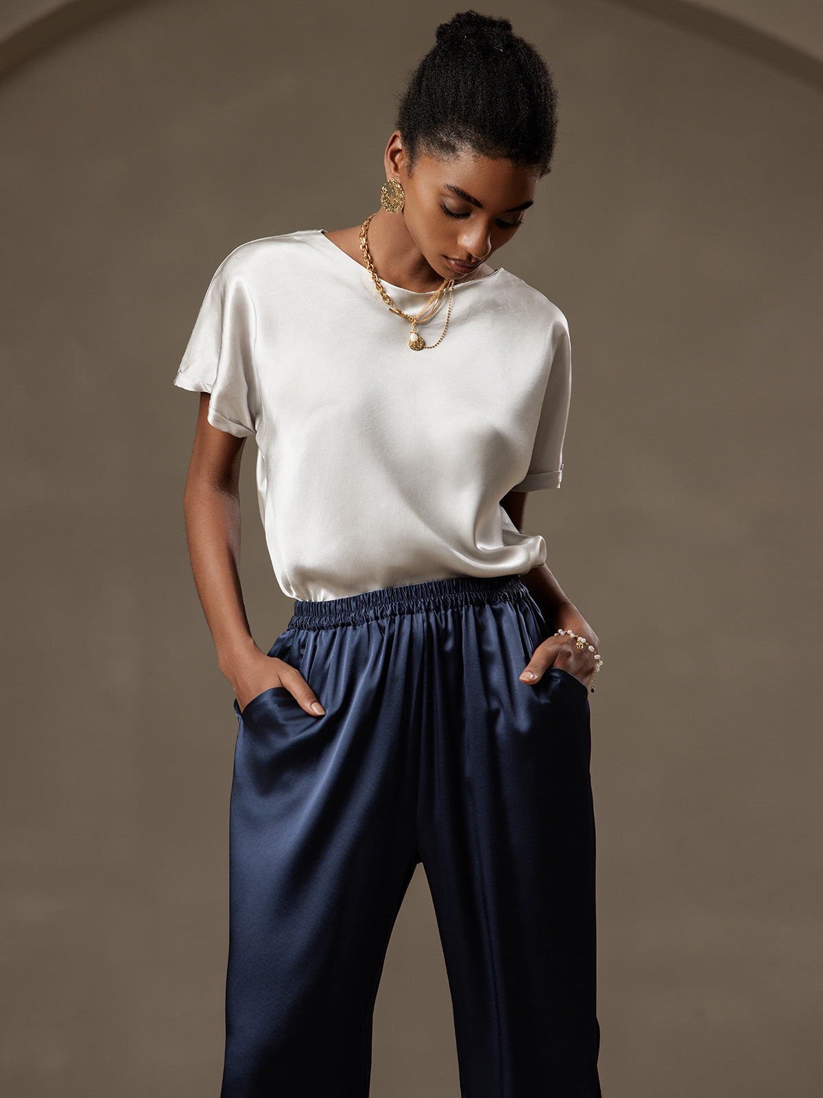 [Light Gray] SilkSilky-CA 19Momme Silk Round Neck Women's T-Shirt 005,